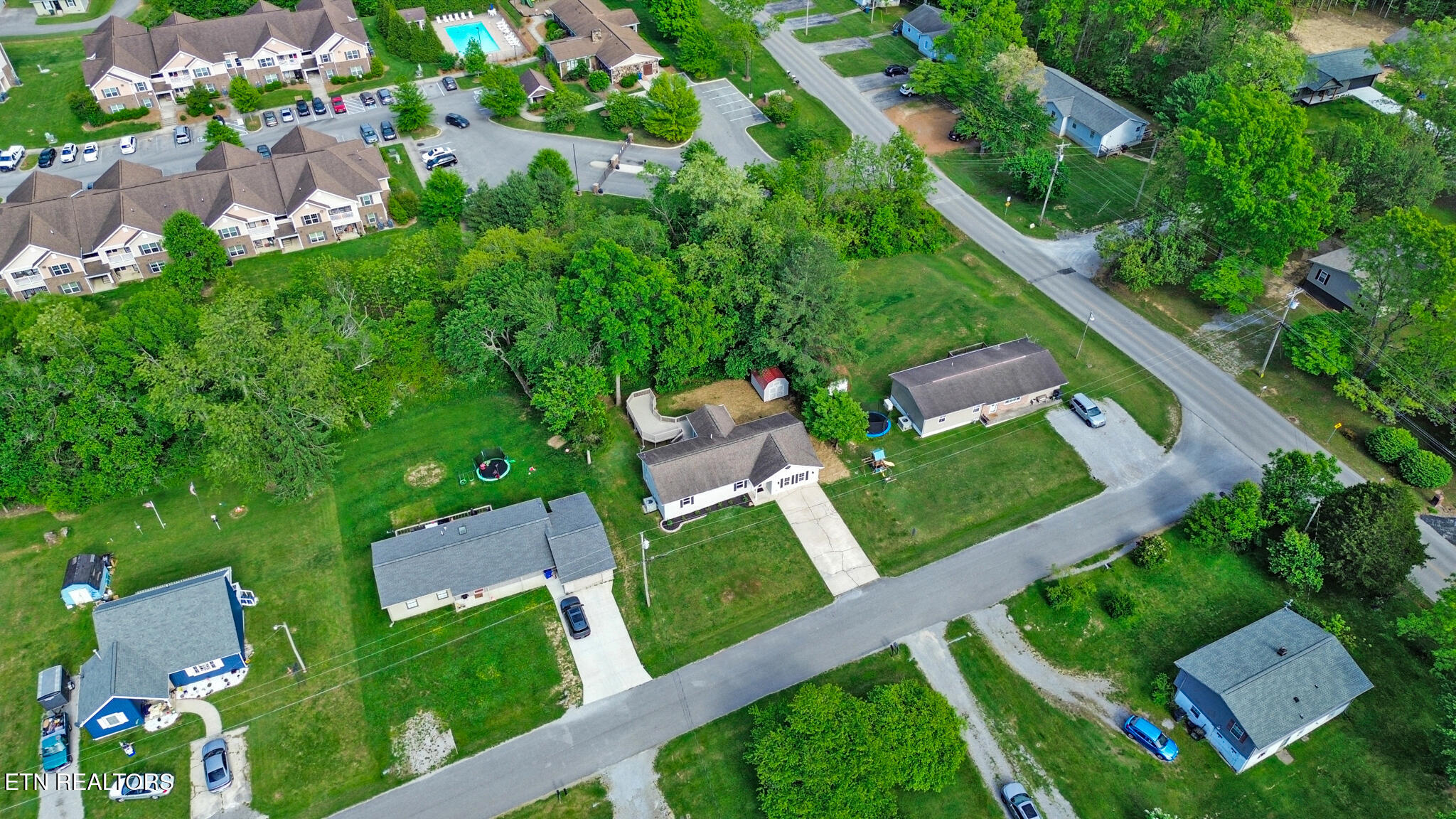 32 Rhododendron Circle Crossville TN 38555