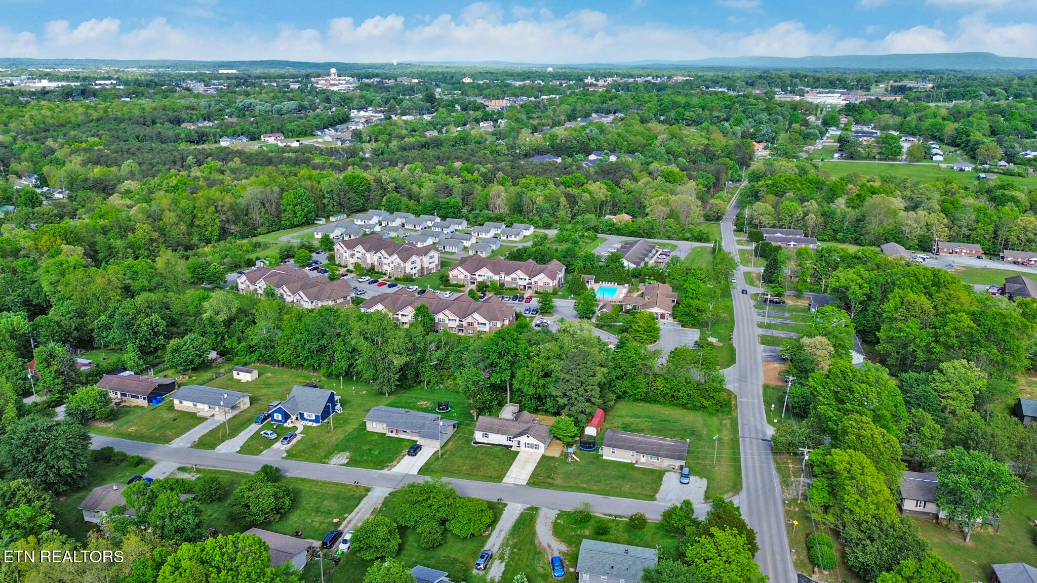 32 Rhododendron Circle Crossville TN 38555