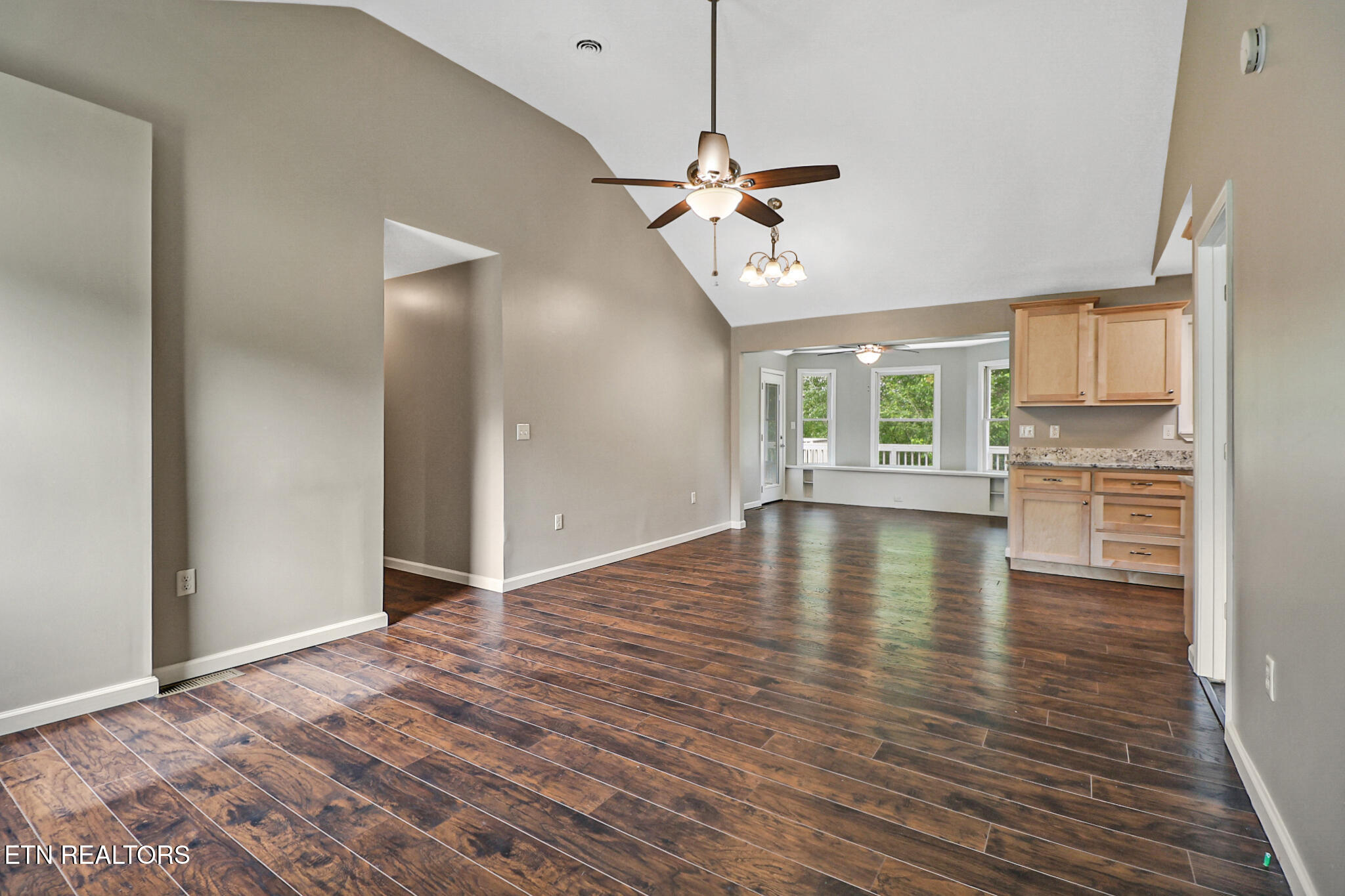 32 Rhododendron Circle Crossville TN 38555