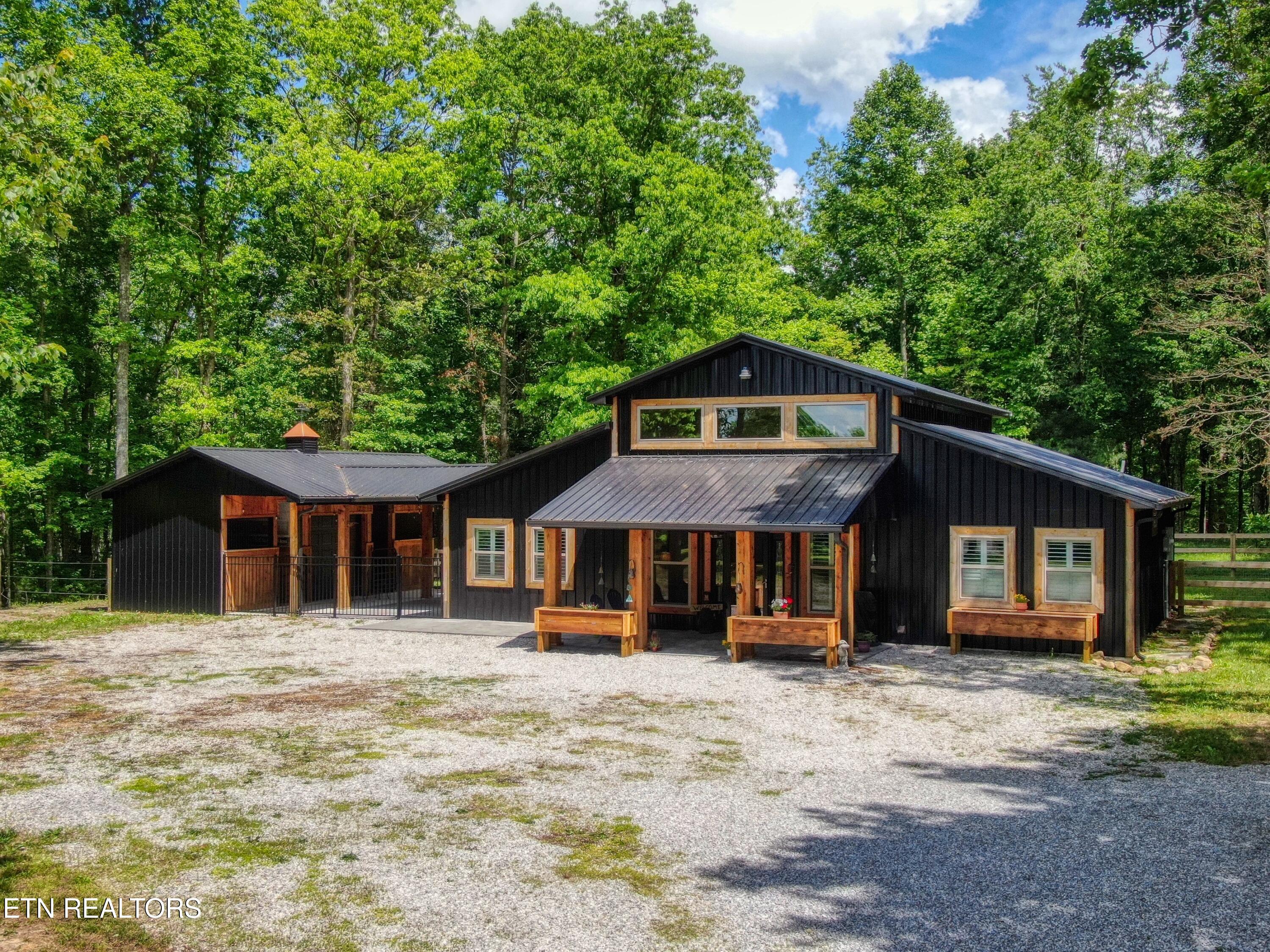 279 Crouch Branch Lane Allardt TN 38504