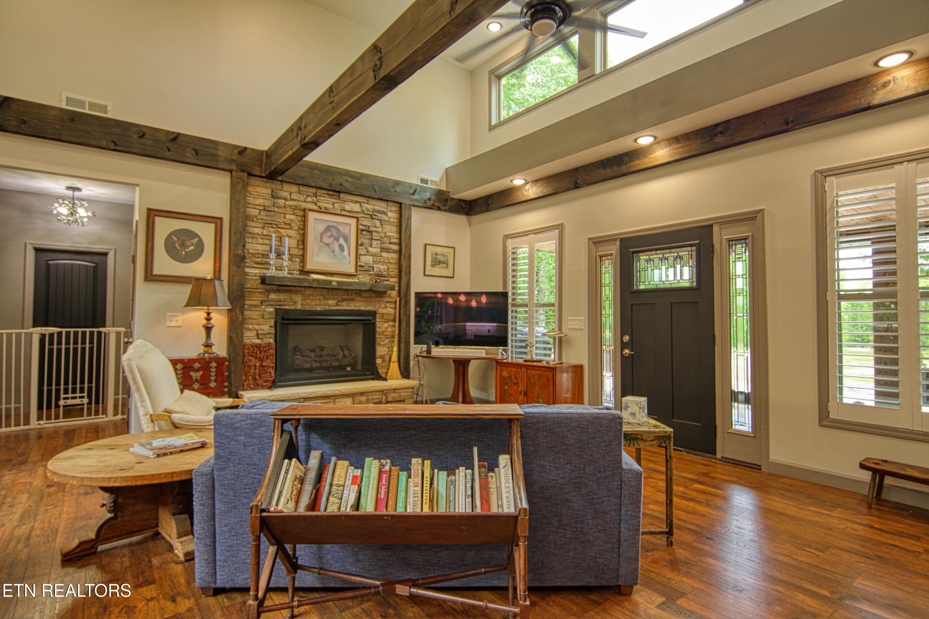 279 Crouch Branch Lane Allardt TN 38504