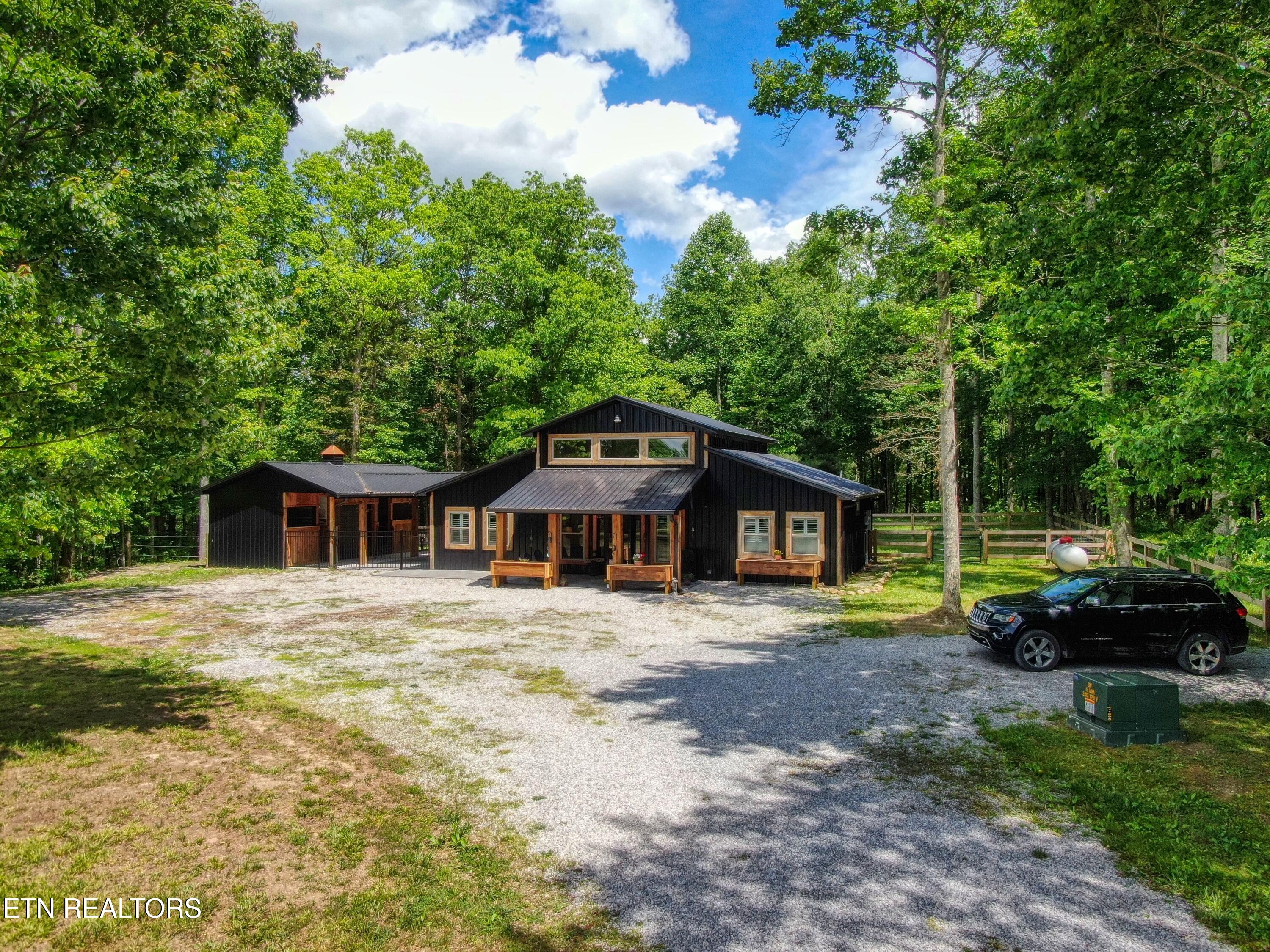 279 Crouch Branch Lane Allardt TN 38504