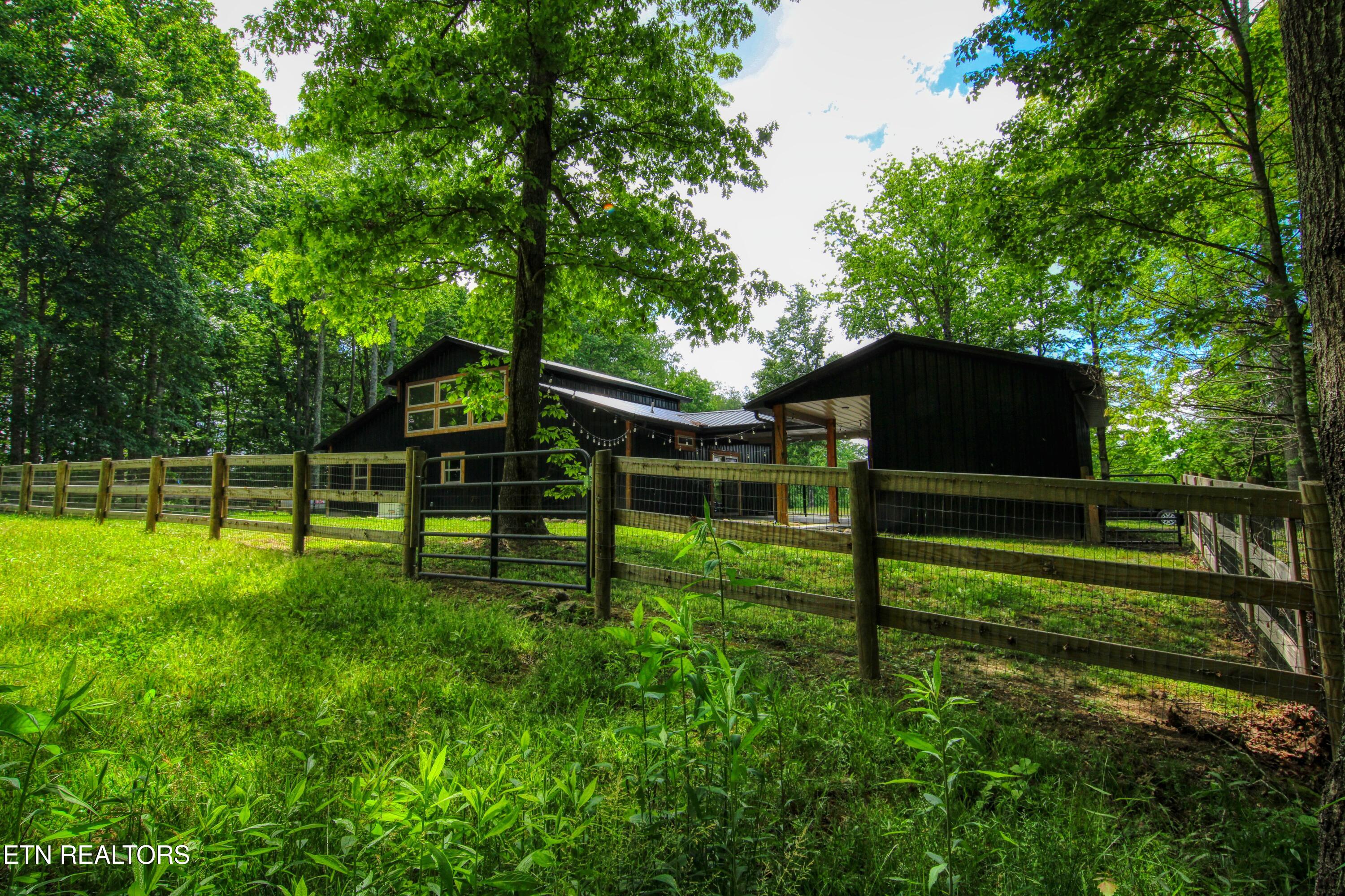 279 Crouch Branch Lane Allardt TN 38504