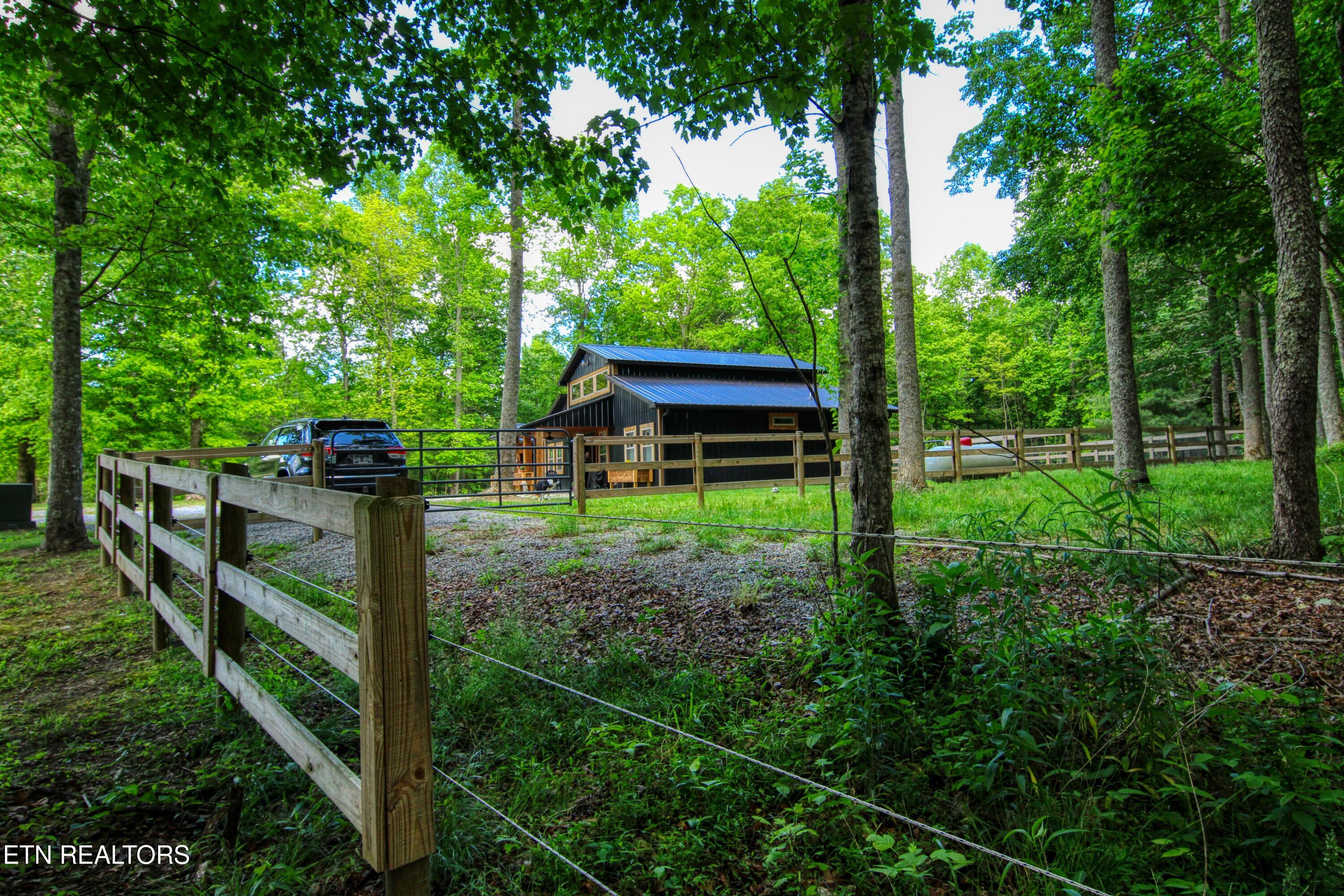 279 Crouch Branch Lane Allardt TN 38504