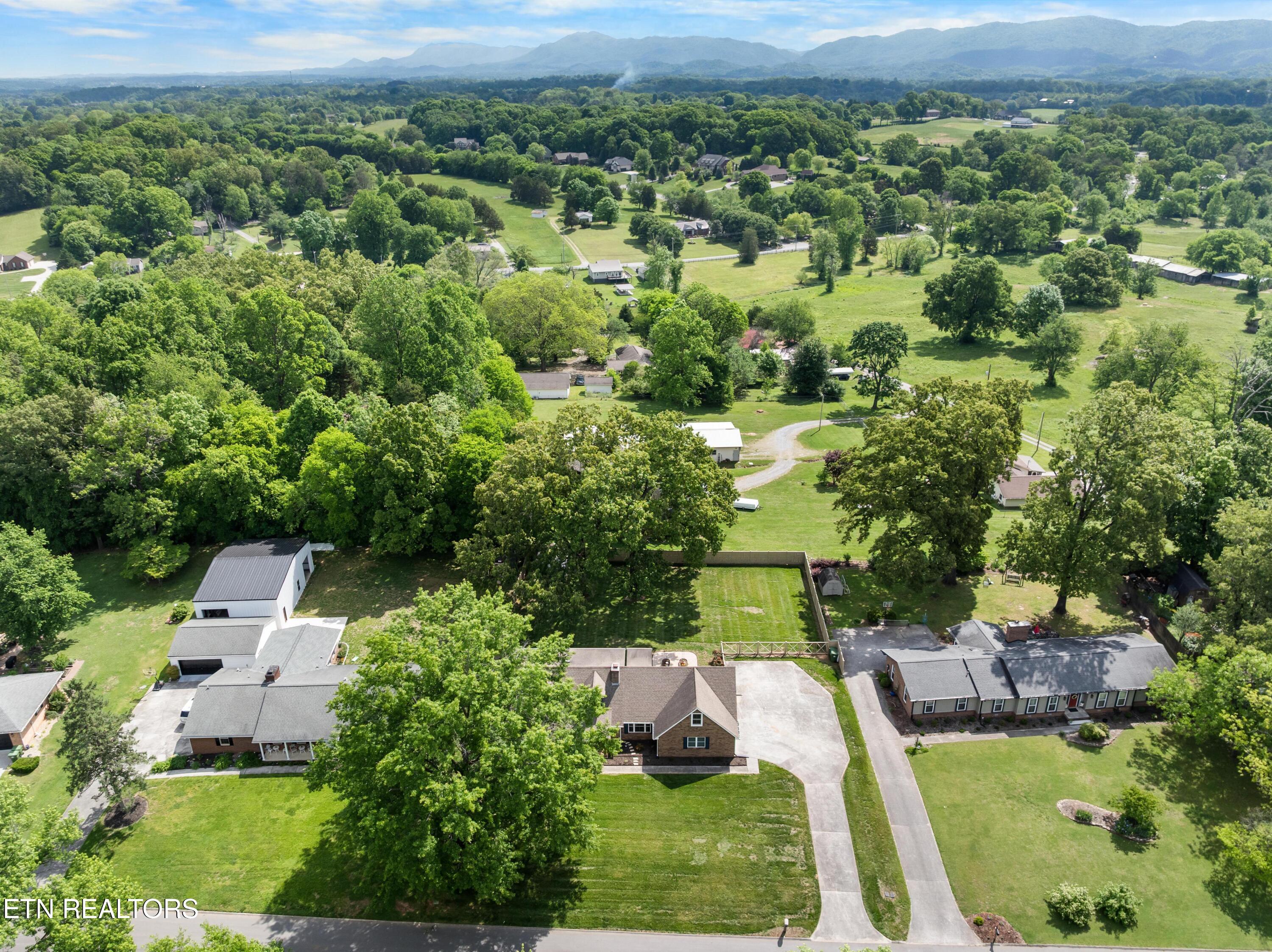 2307 Chesterfield Drive Maryville TN 37803
