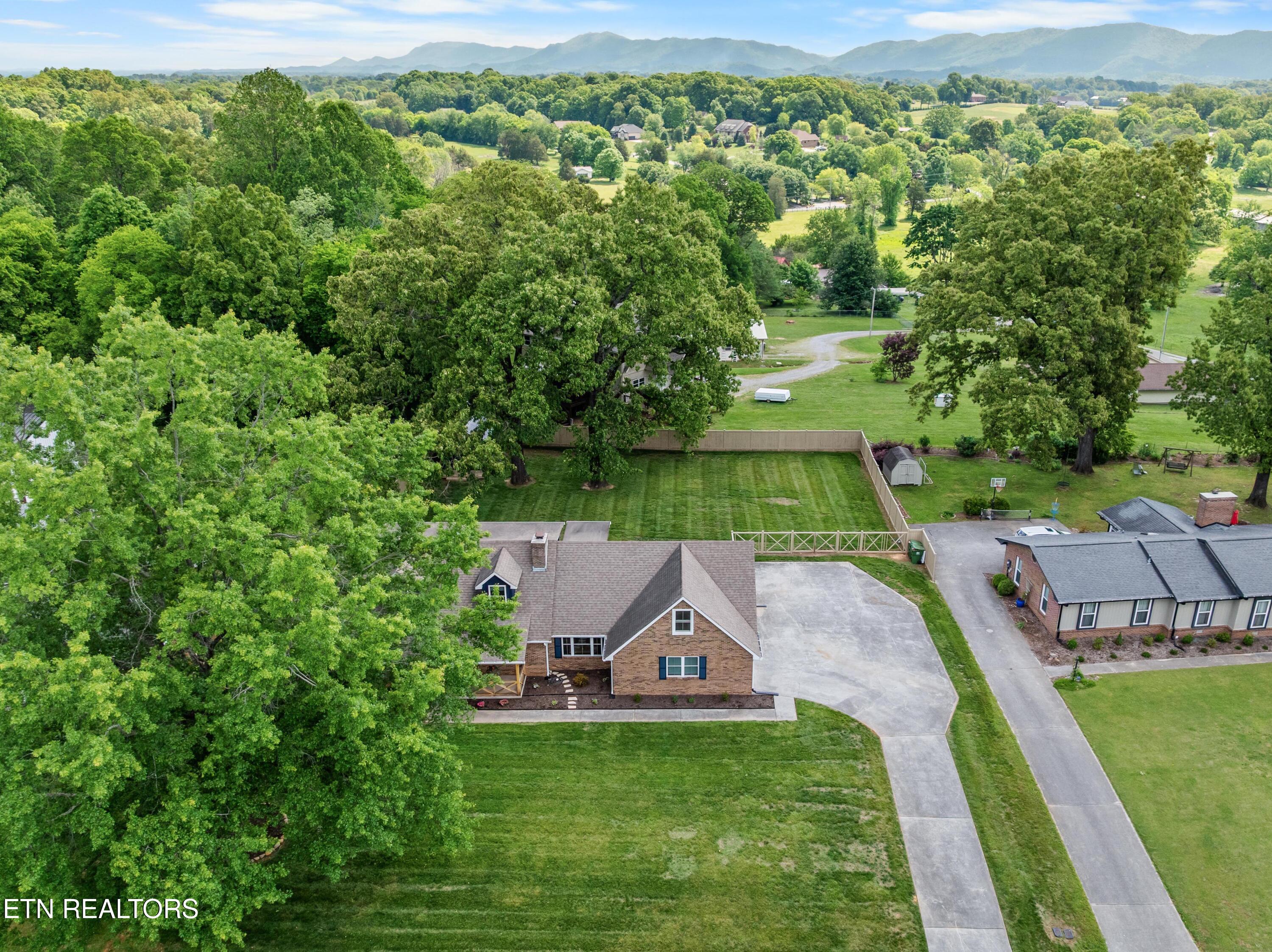 2307 Chesterfield Drive Maryville TN 37803