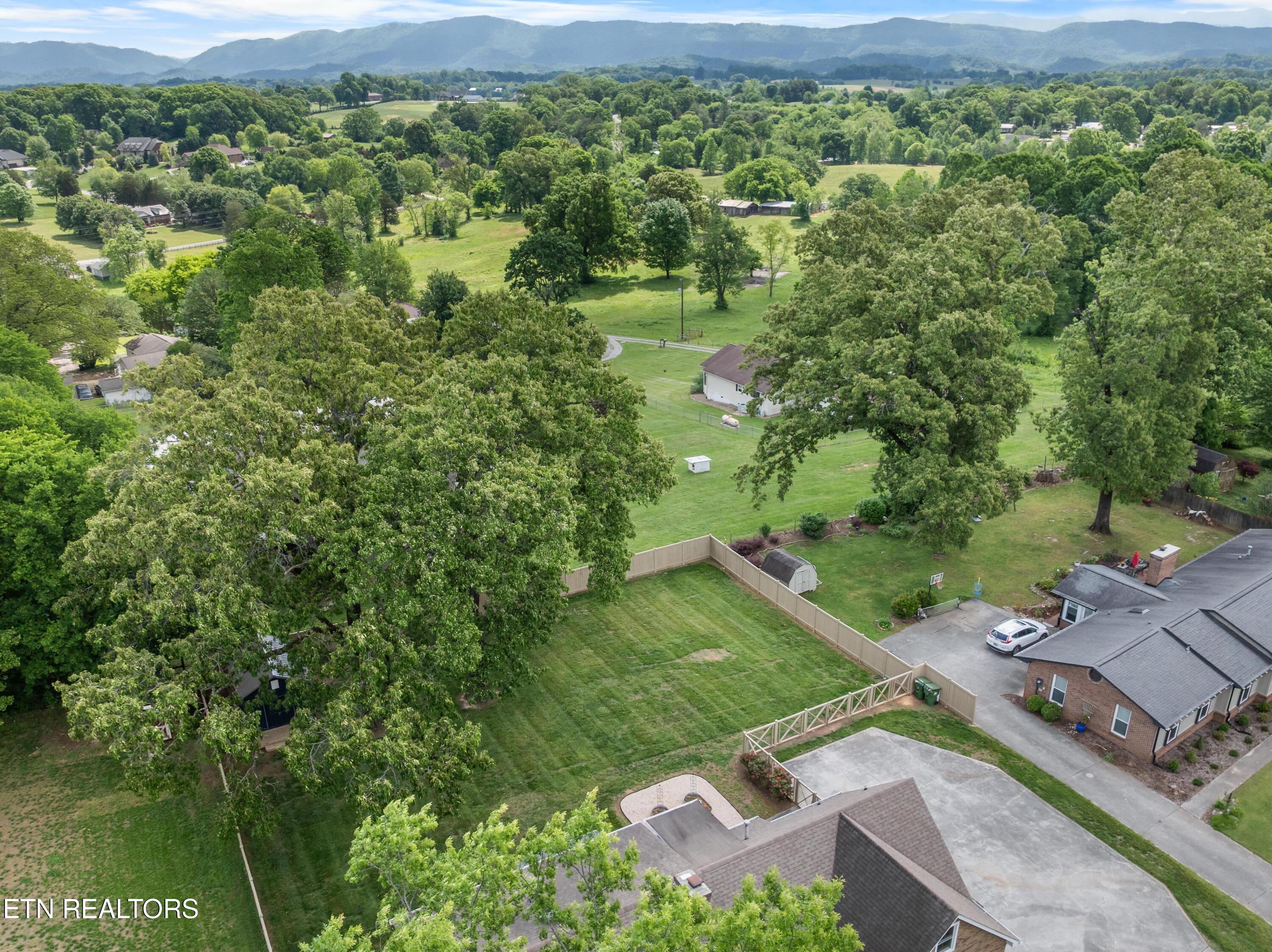 2307 Chesterfield Drive Maryville TN 37803