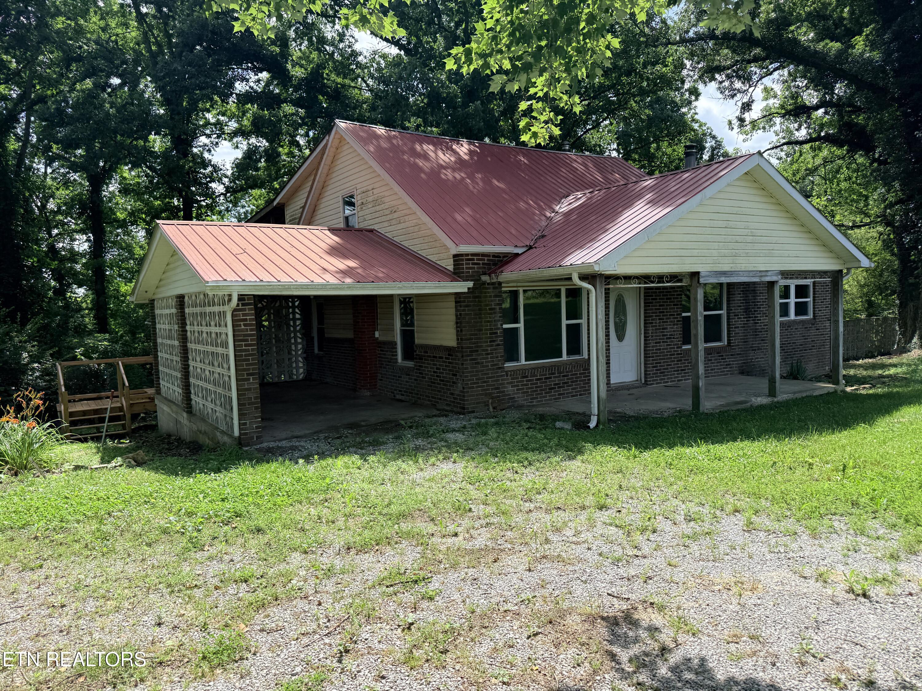1089 Bicknell Road Clarkrange TN 38553