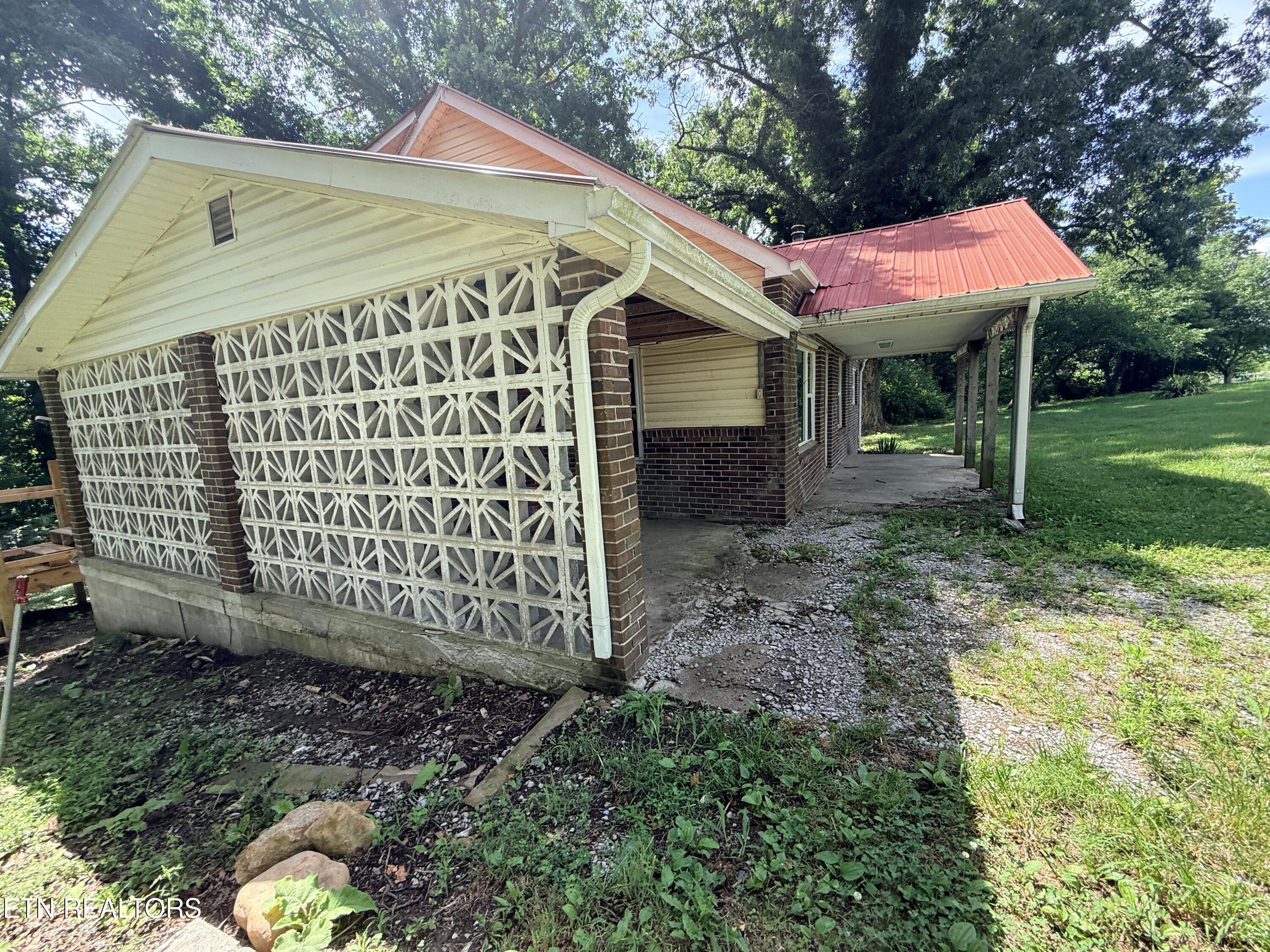 1089 Bicknell Road Clarkrange TN 38553