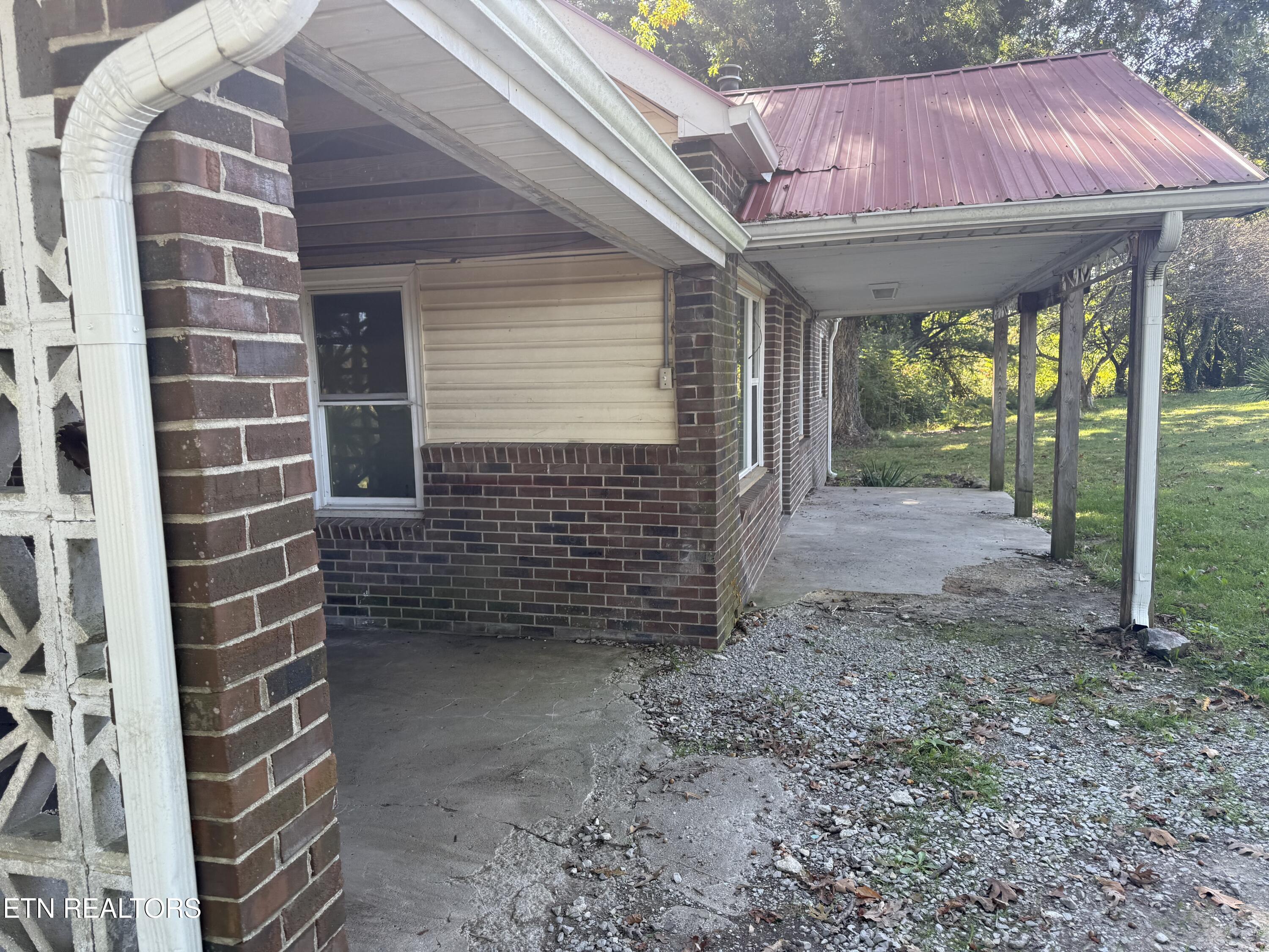 1089 Bicknell Road Clarkrange TN 38553