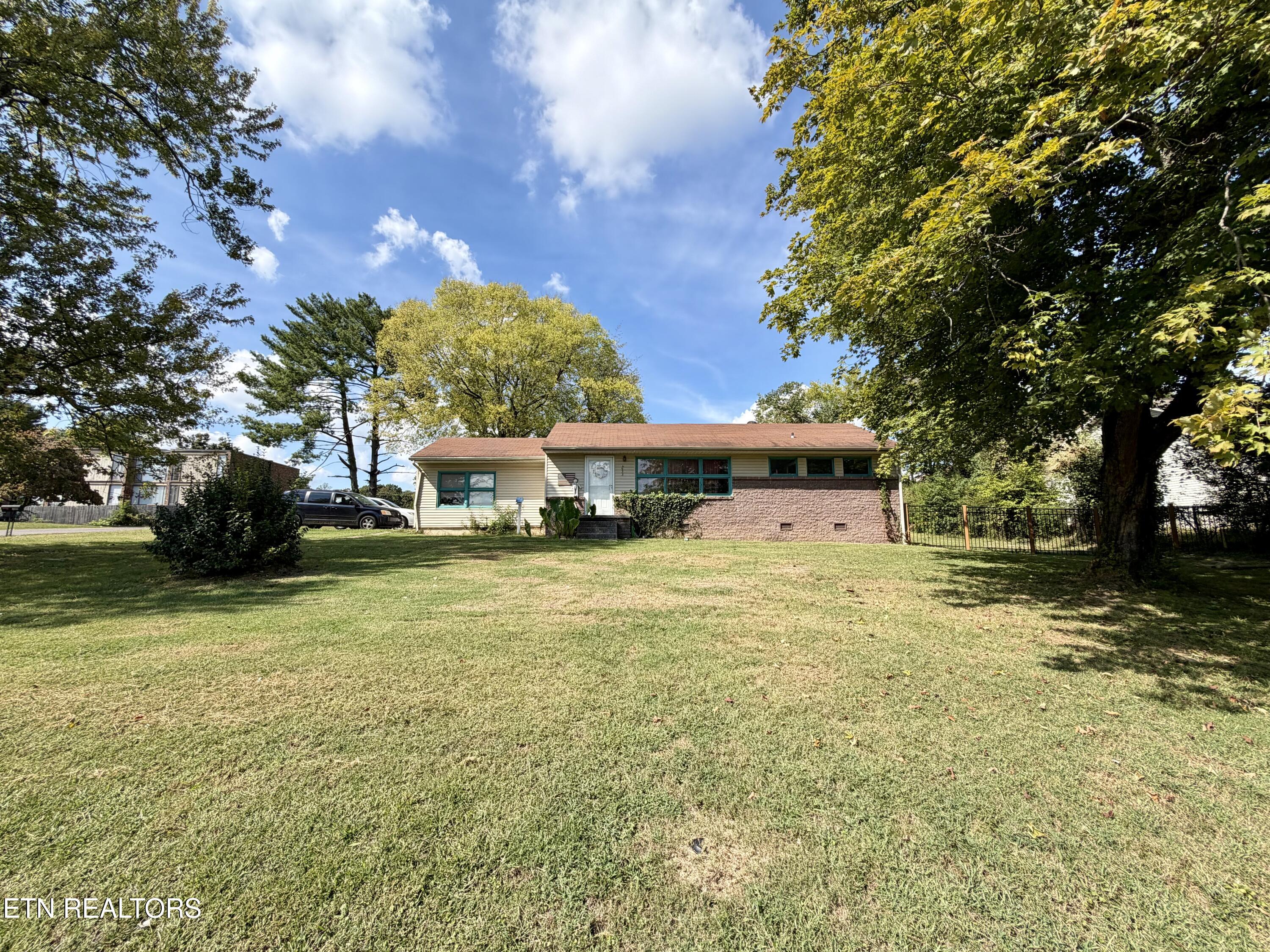 4933 Azalea Drive Knoxville TN 37909