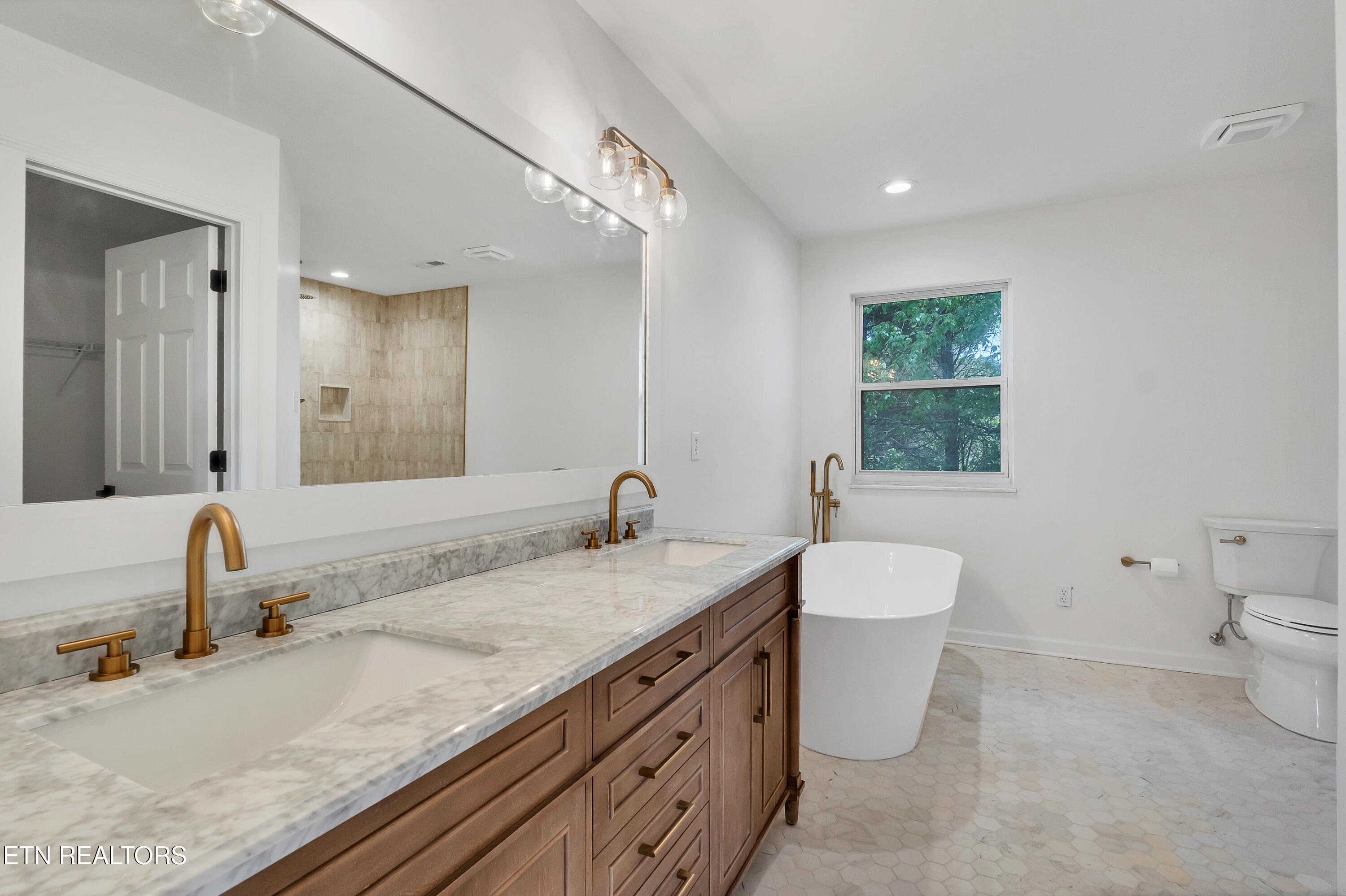 1012 Sandy Court Maryville TN 37803