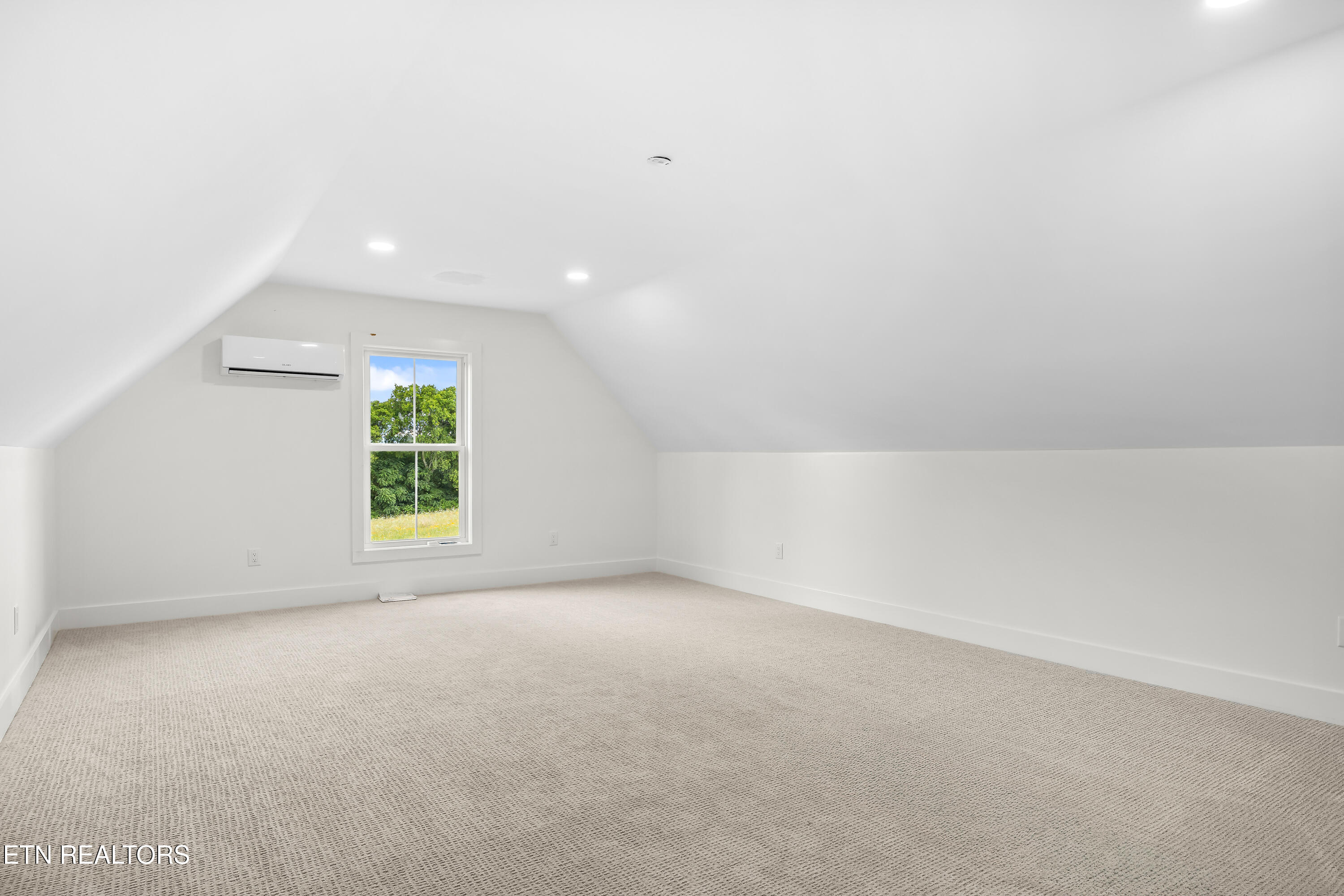 351 Meadow Road Greenback TN 37742