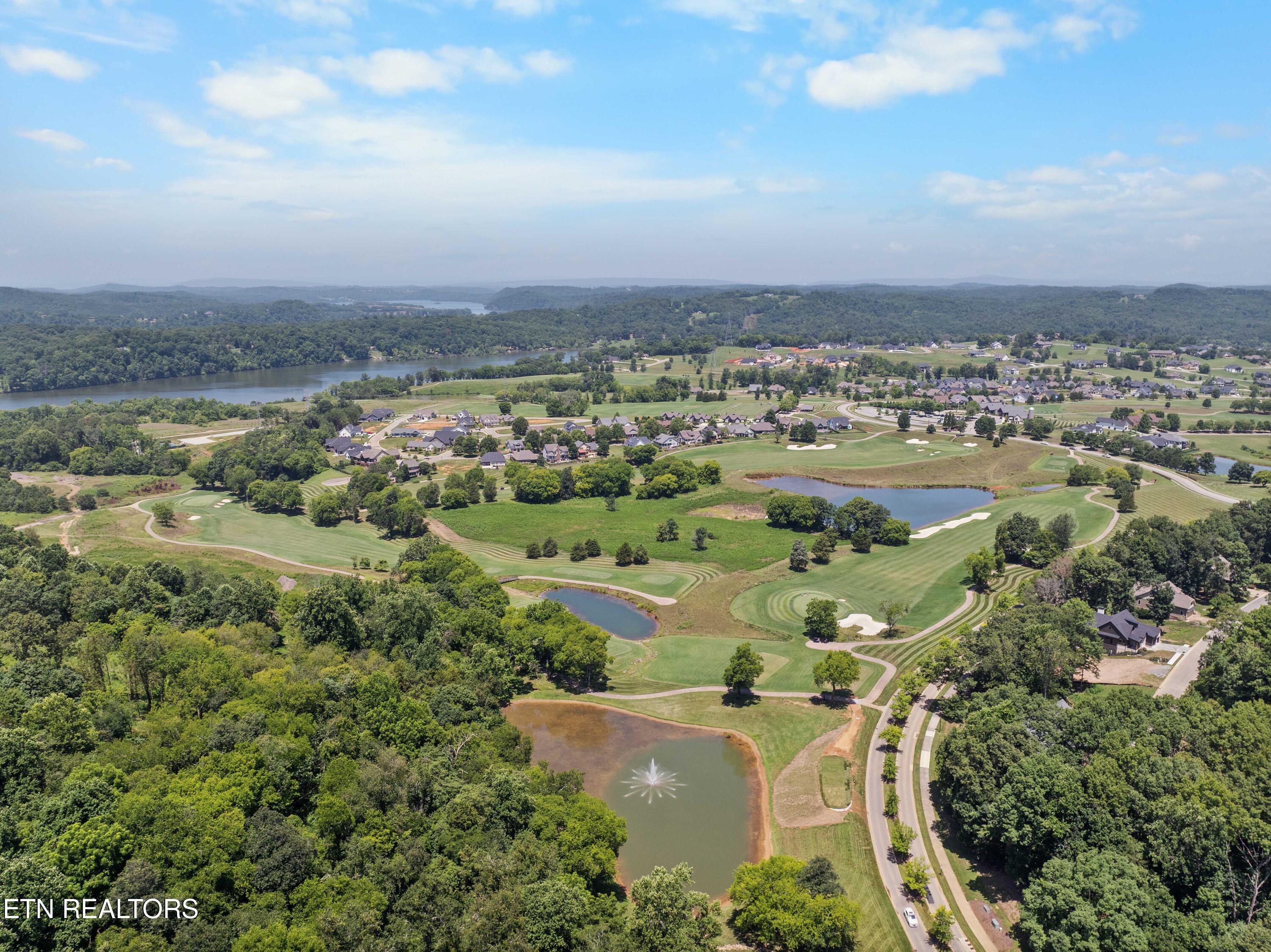 179 Island Circle Loudon TN 37774