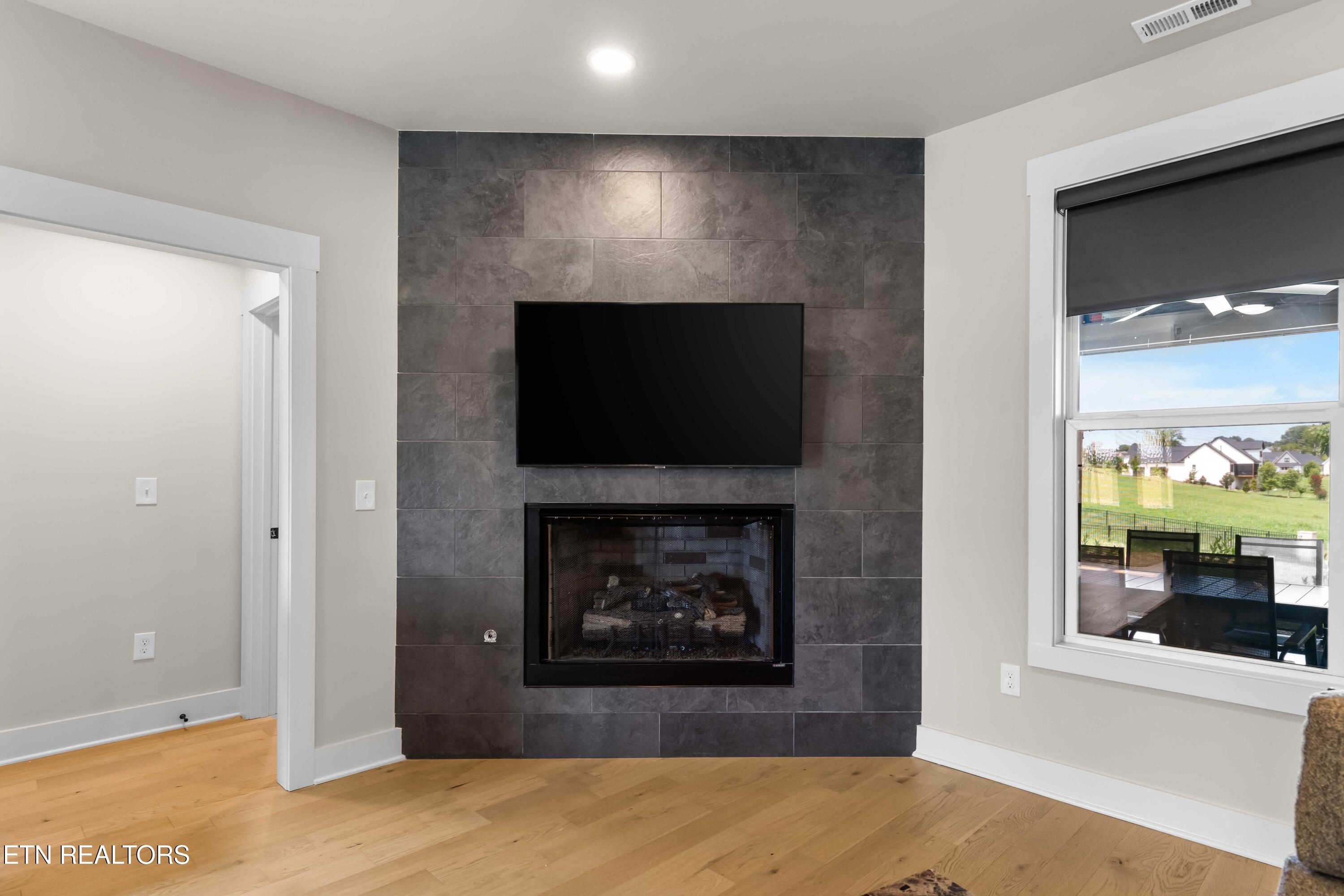 179 Island Circle Loudon TN 37774