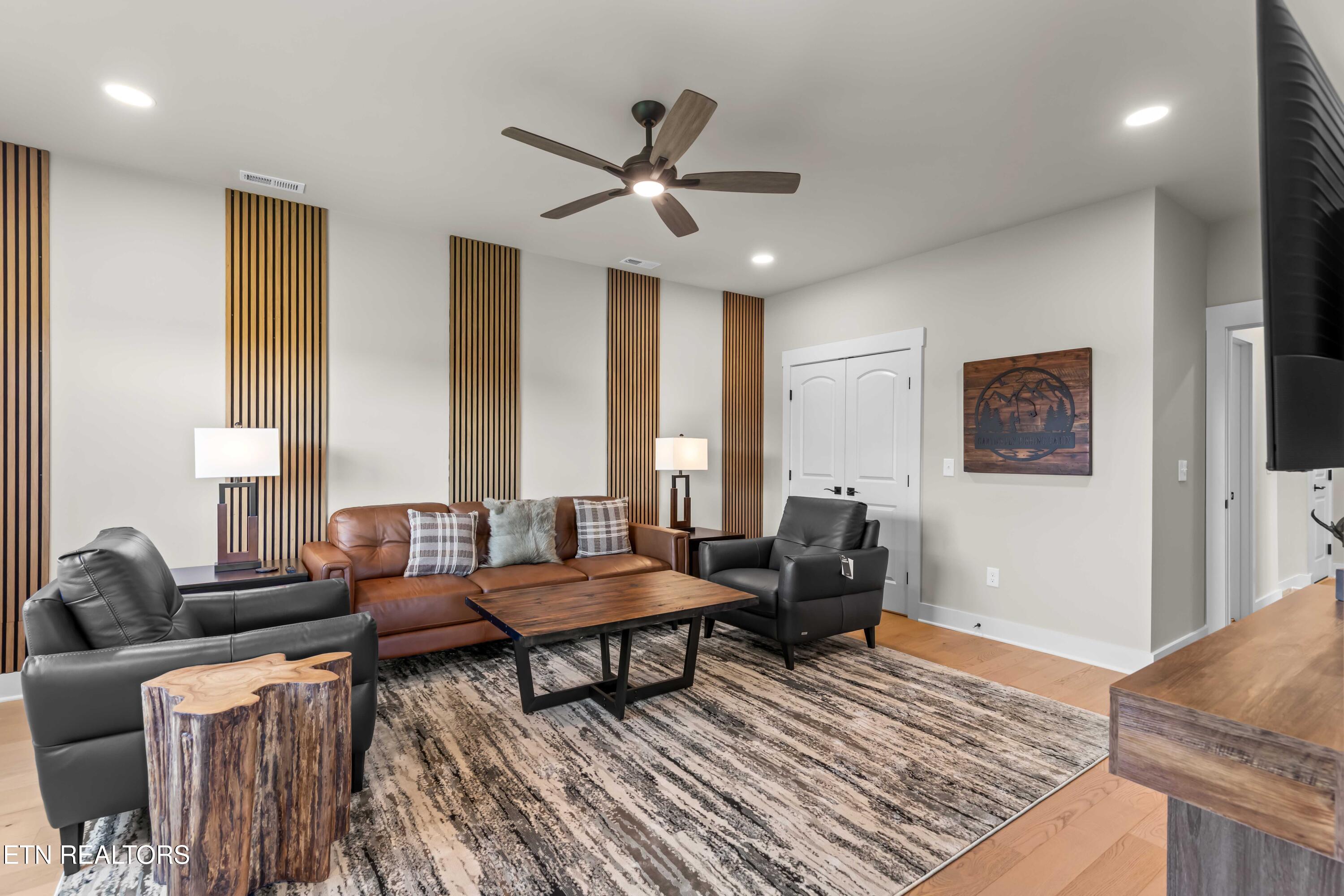 179 Island Circle Loudon TN 37774