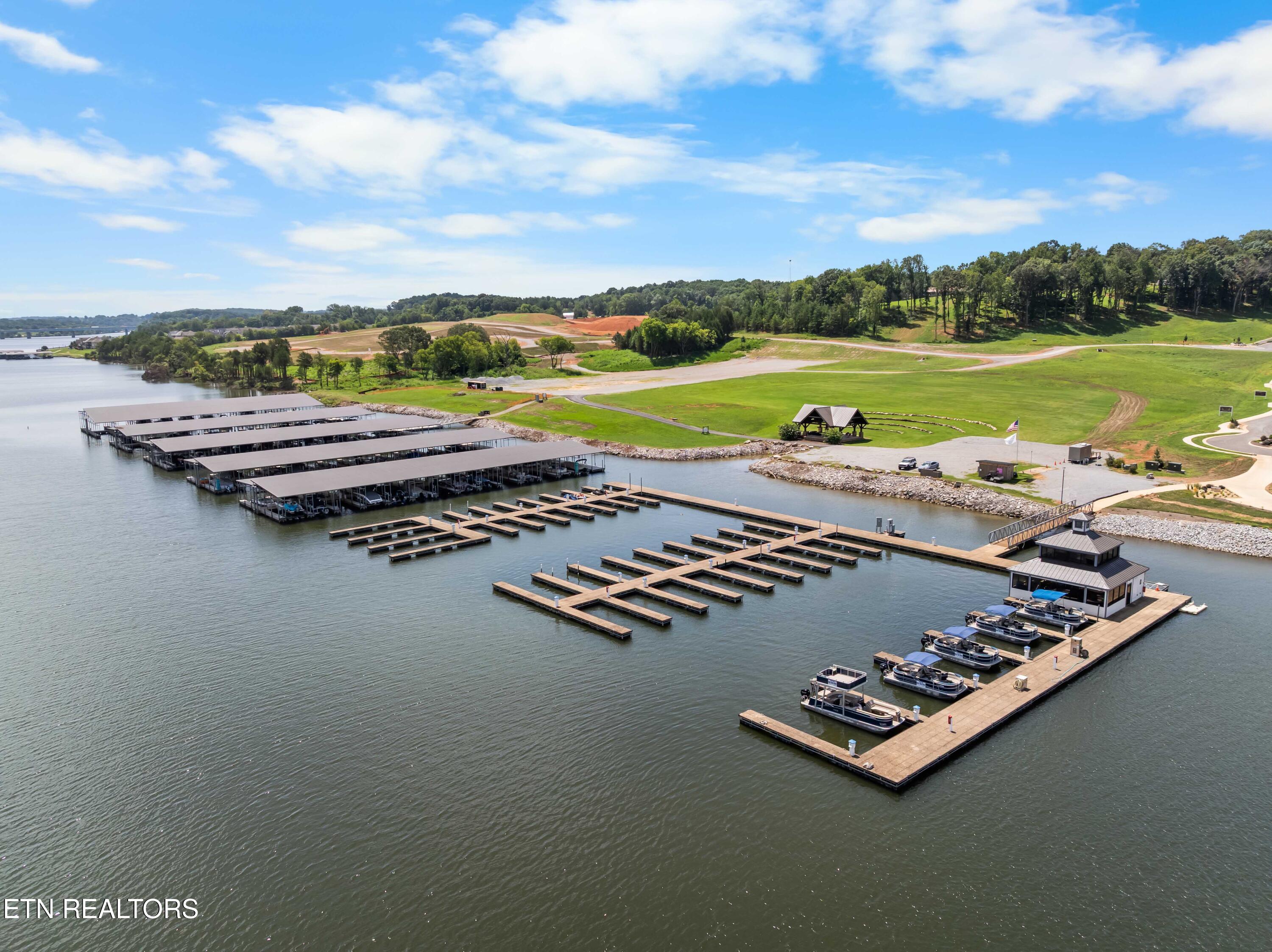 179 Island Circle Loudon TN 37774