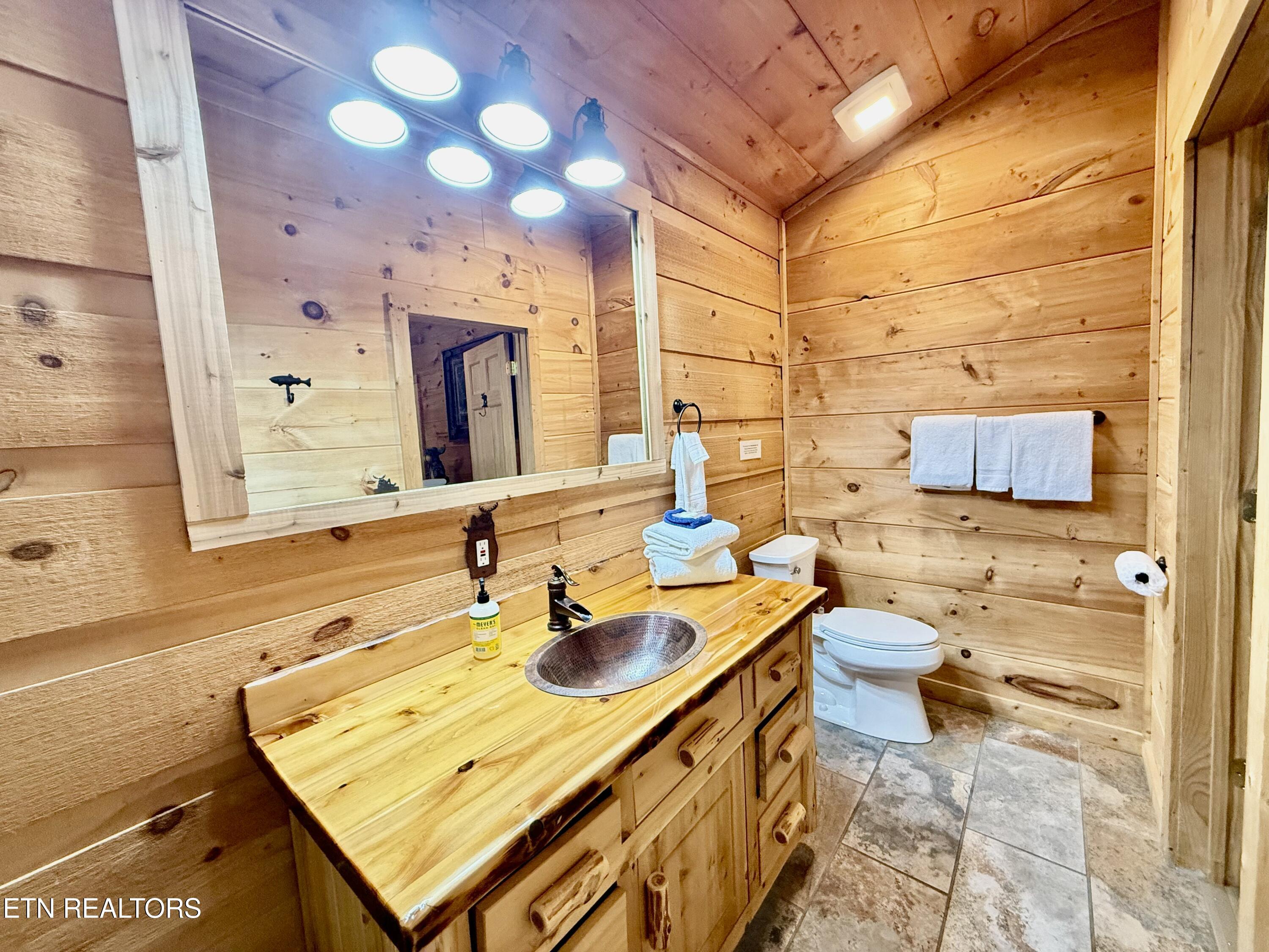 1031 Elm Circle Sevierville TN 37876