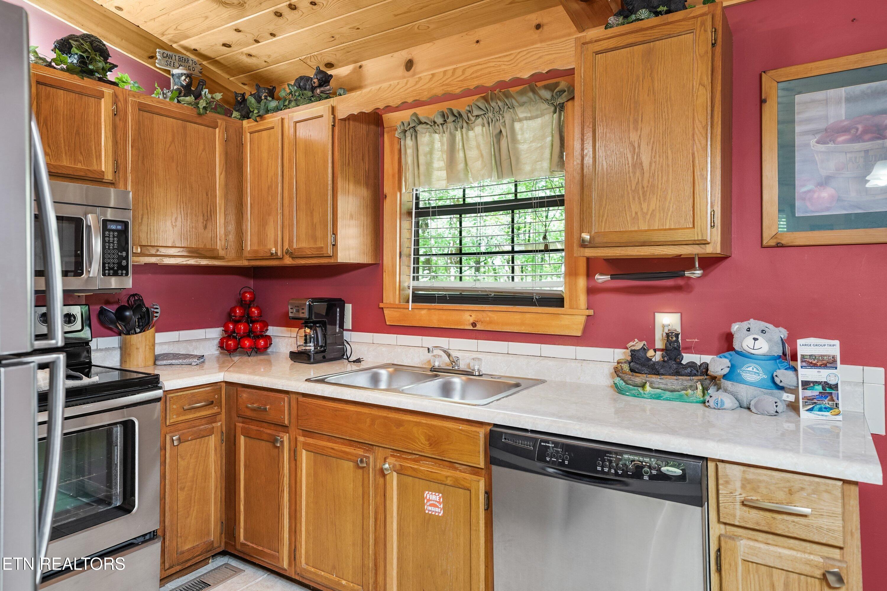 615 Iron Mountain Road Pigeon Forge TN 37863