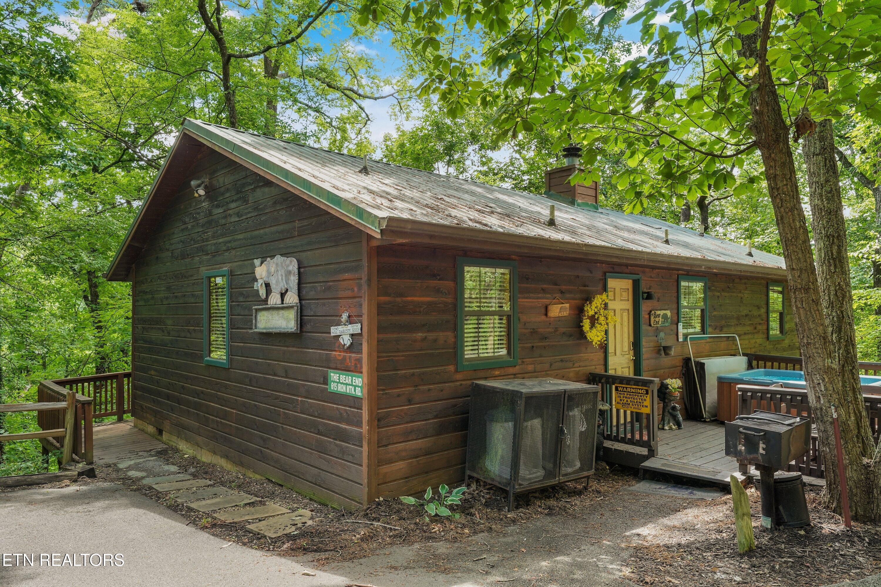615 Iron Mountain Road Pigeon Forge TN 37863