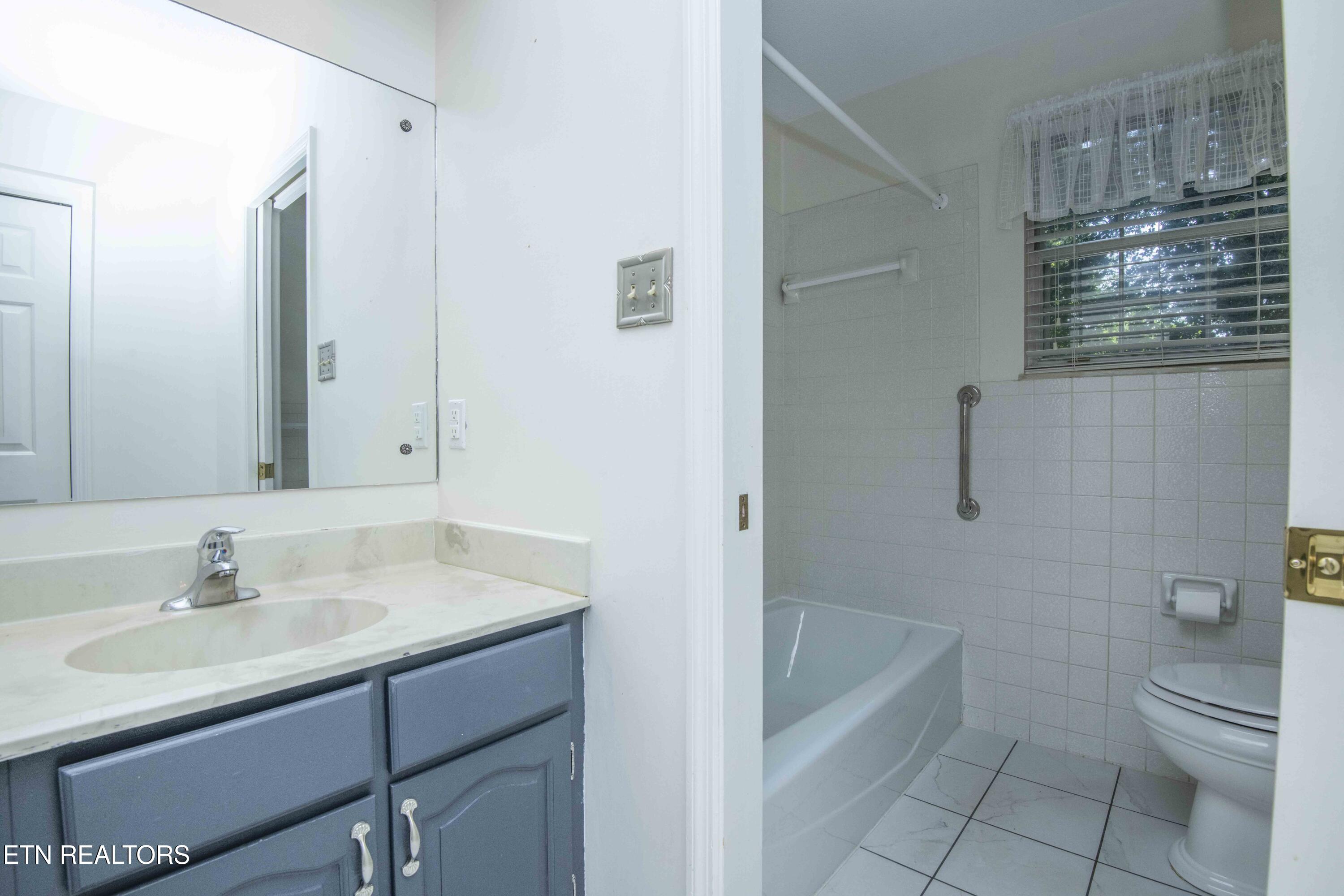 902 Ruffian Lane Knoxville TN 37923