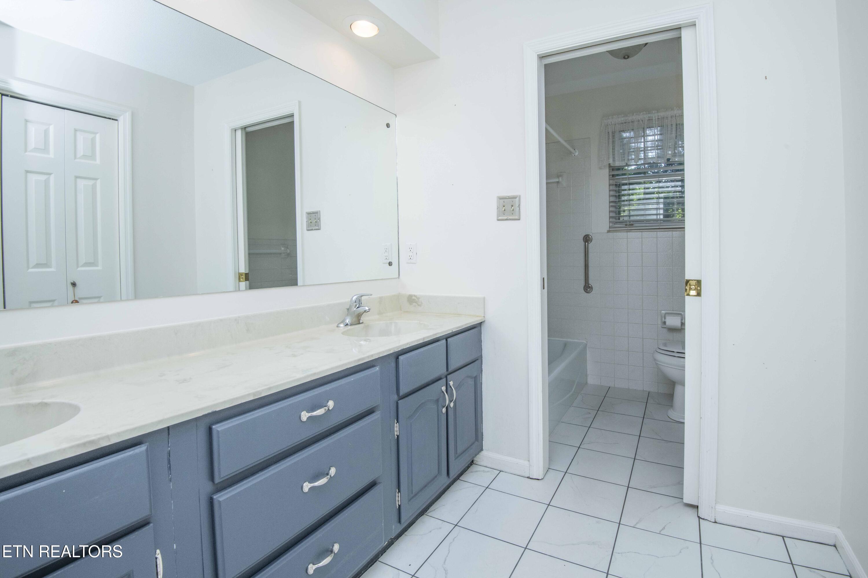 902 Ruffian Lane Knoxville TN 37923