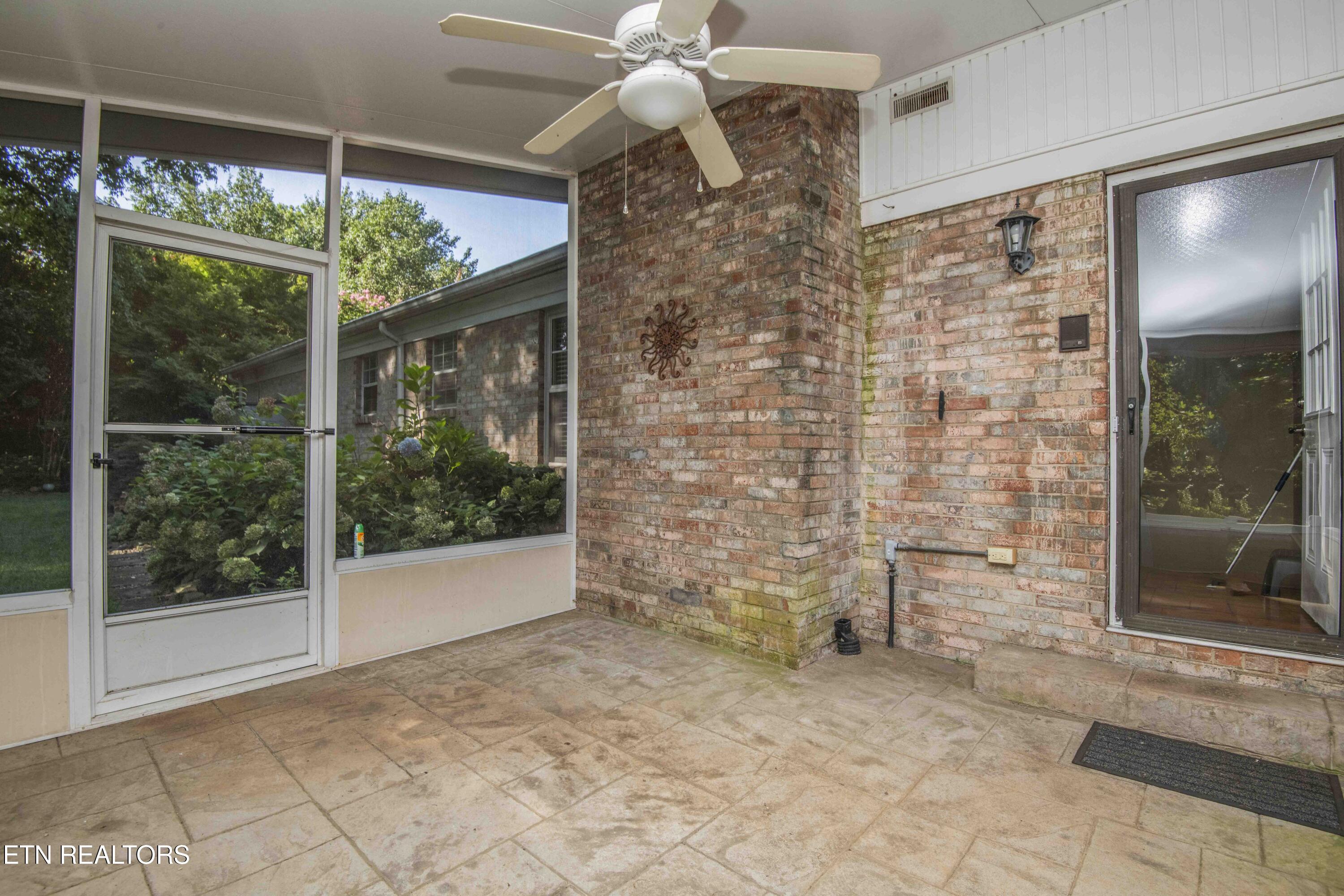 902 Ruffian Lane Knoxville TN 37923