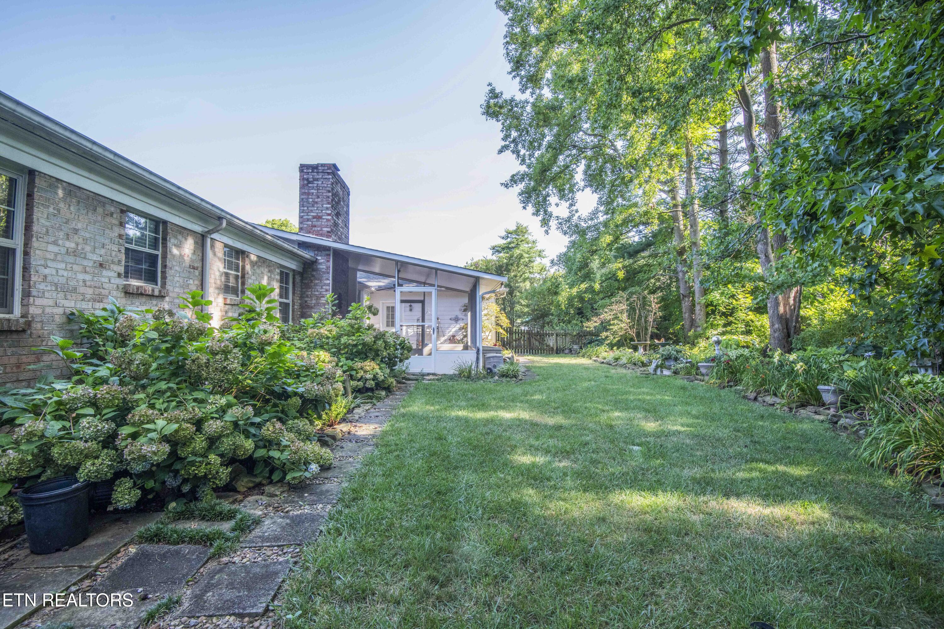 902 Ruffian Lane Knoxville TN 37923