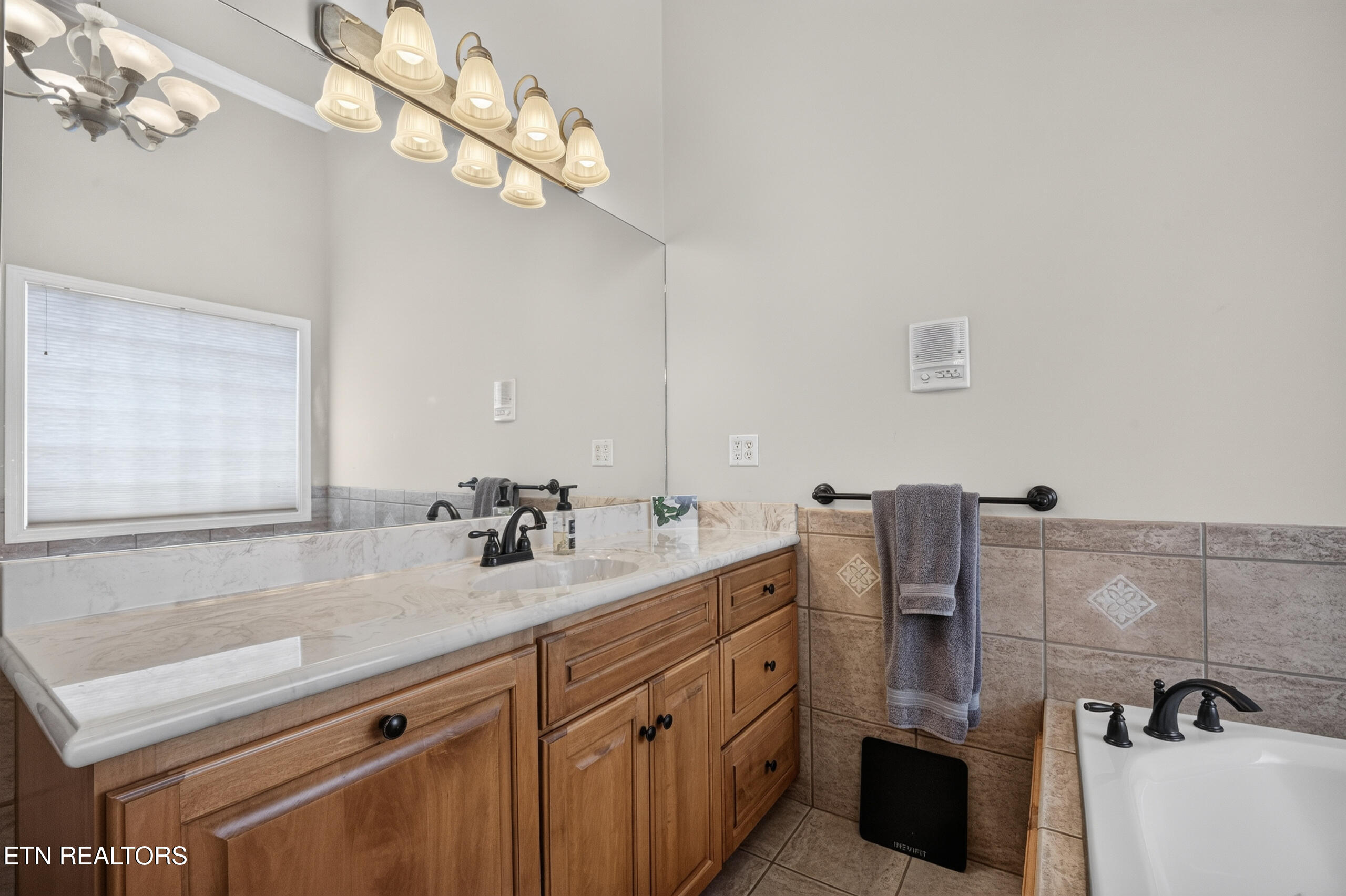 1652 Saint Ives Boulevard Alcoa TN 37701