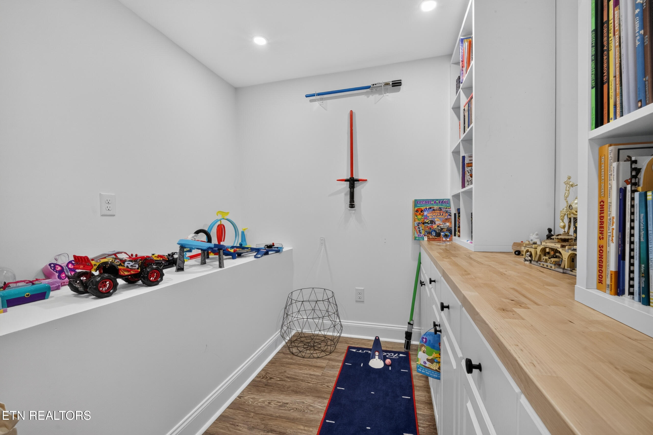 1652 Saint Ives Boulevard Alcoa TN 37701