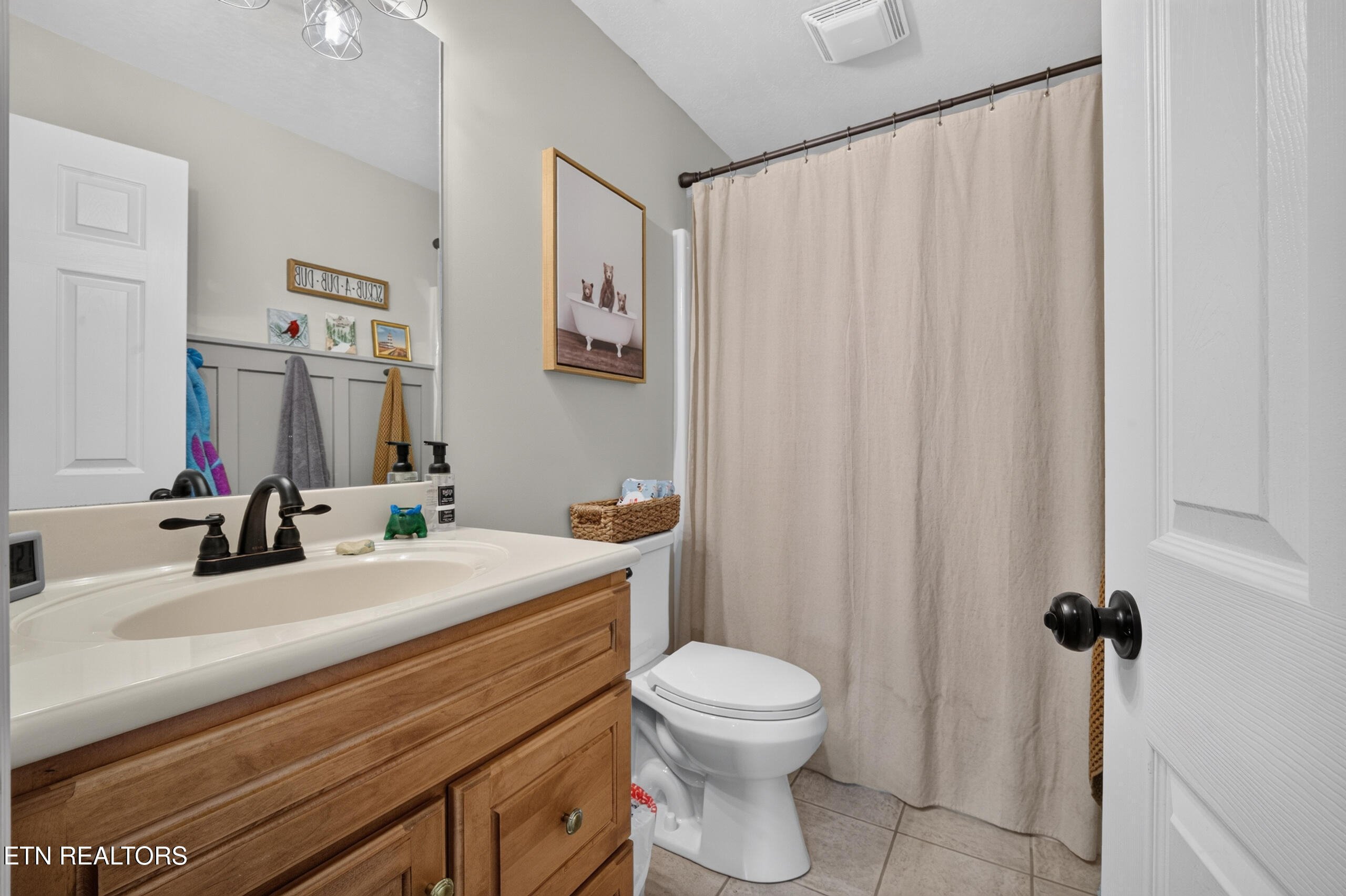 1652 Saint Ives Boulevard Alcoa TN 37701