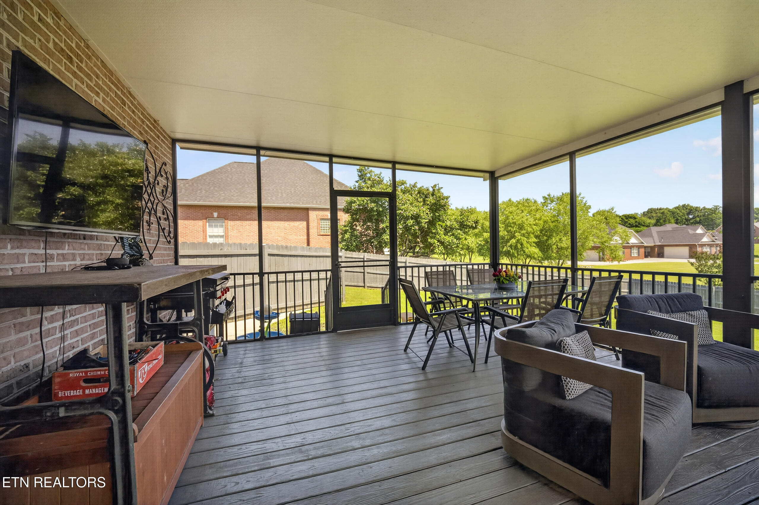 1652 Saint Ives Boulevard Alcoa TN 37701