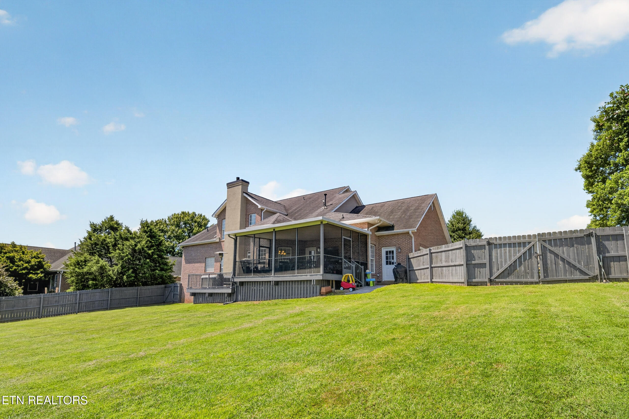 1652 Saint Ives Boulevard Alcoa TN 37701