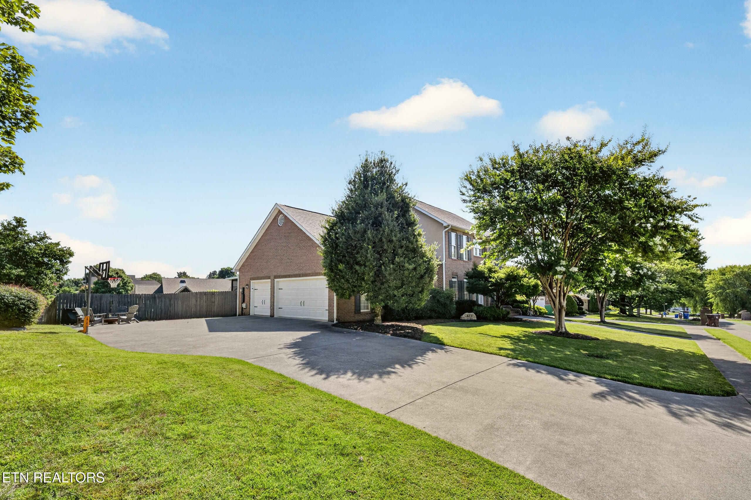 1652 Saint Ives Boulevard Alcoa TN 37701