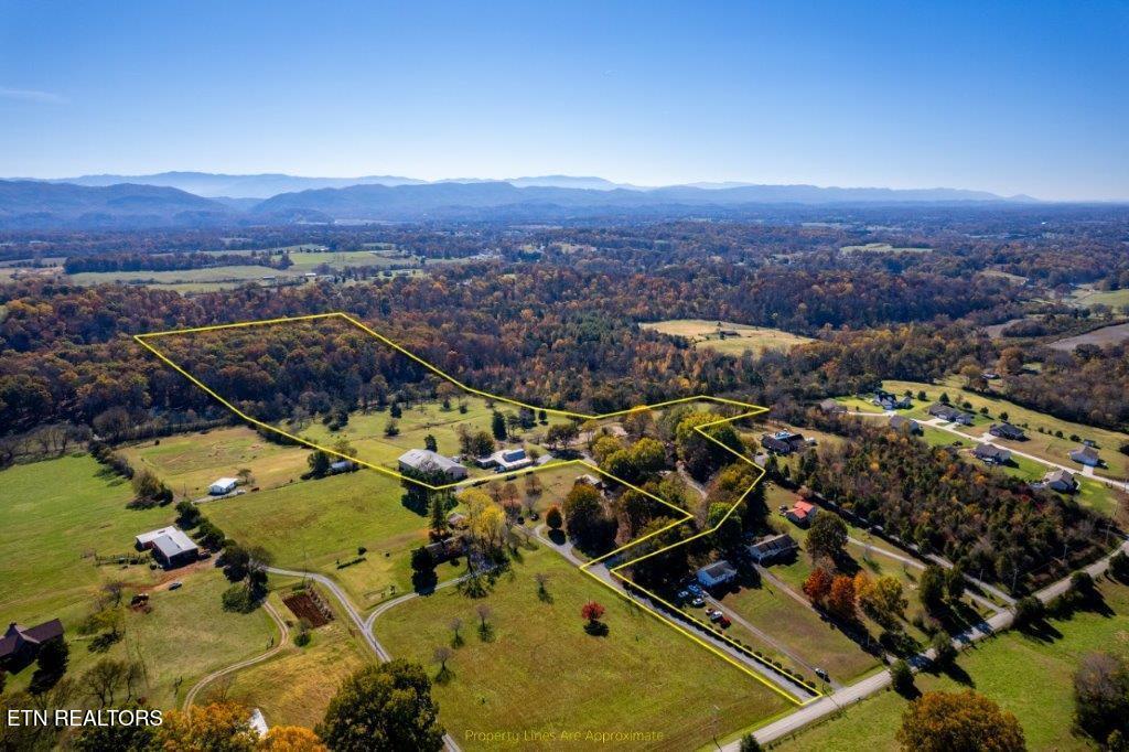 4728 N Wildwood Road Maryville TN 37804
