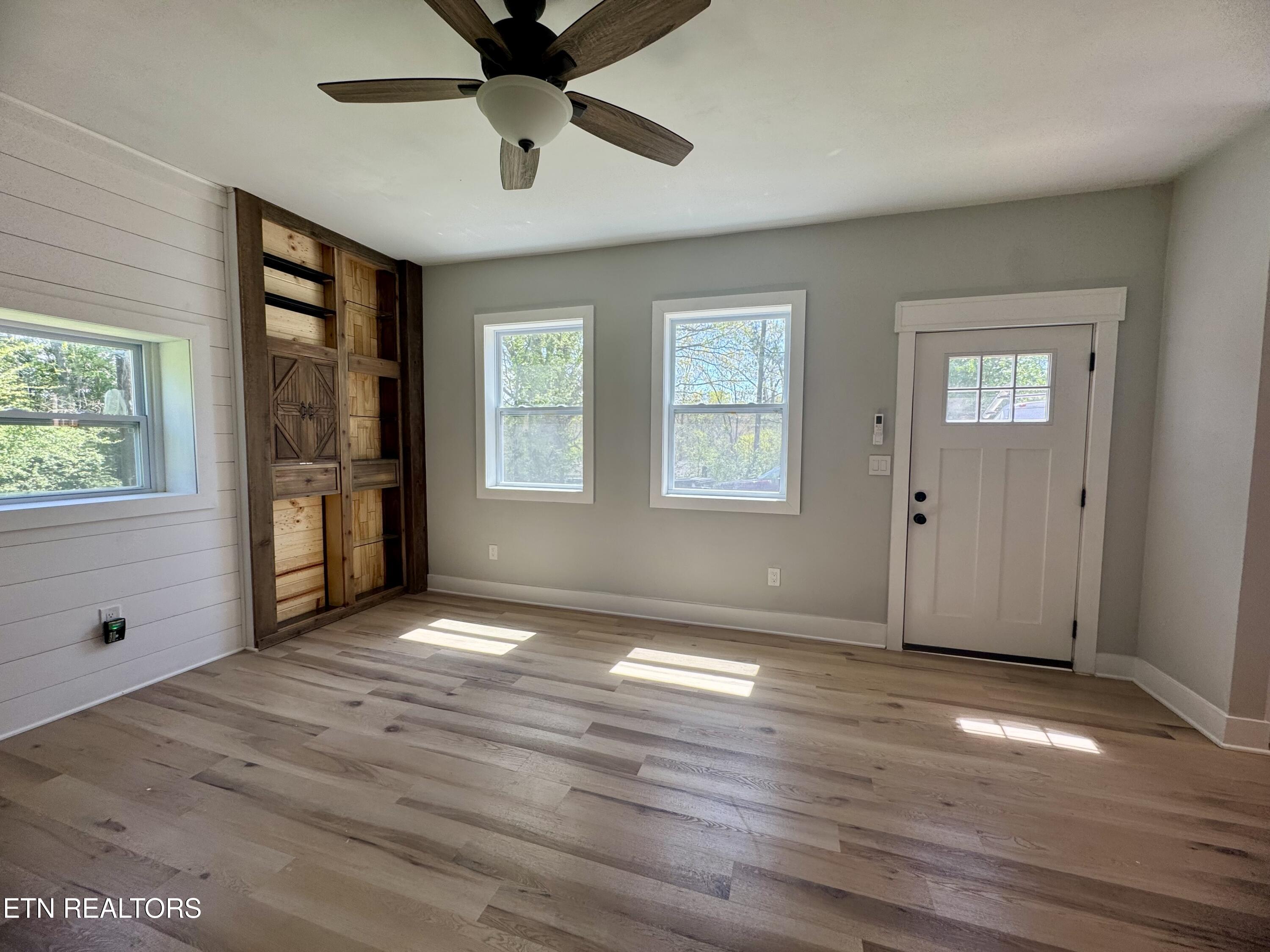 128 Crisp Road Lenoir City TN 37771