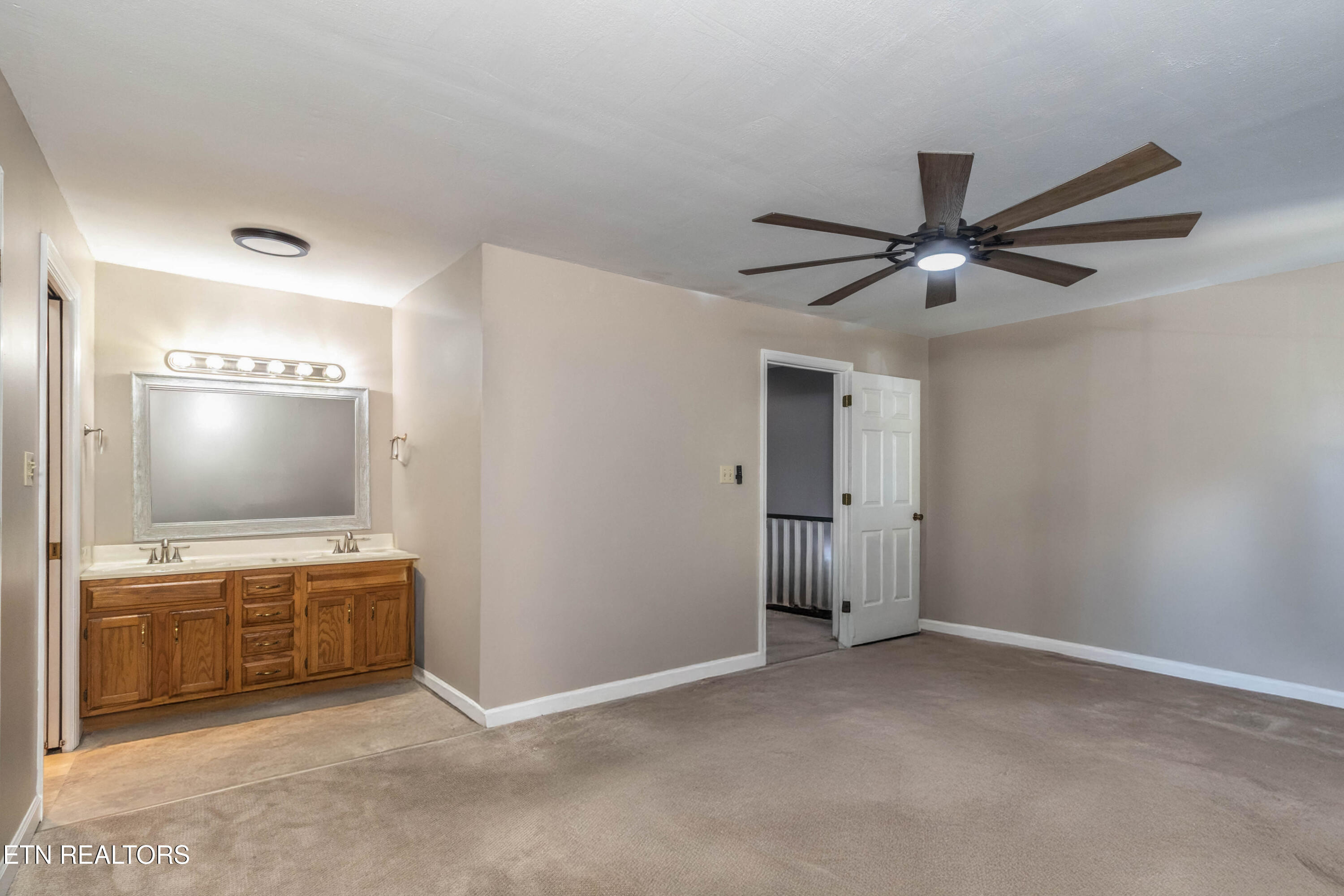 10468 Laura Lee Lane Knoxville TN 37922