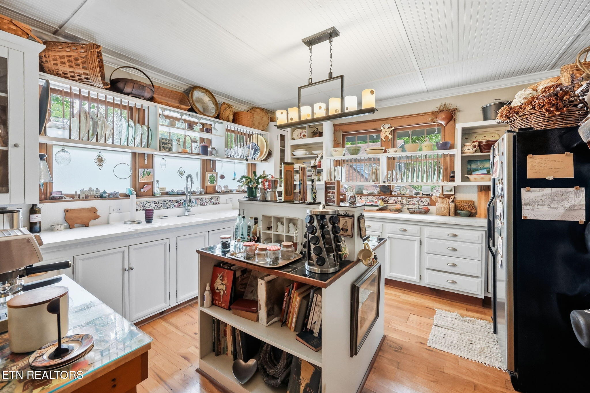 2402 Highland Drive Knoxville TN 37918