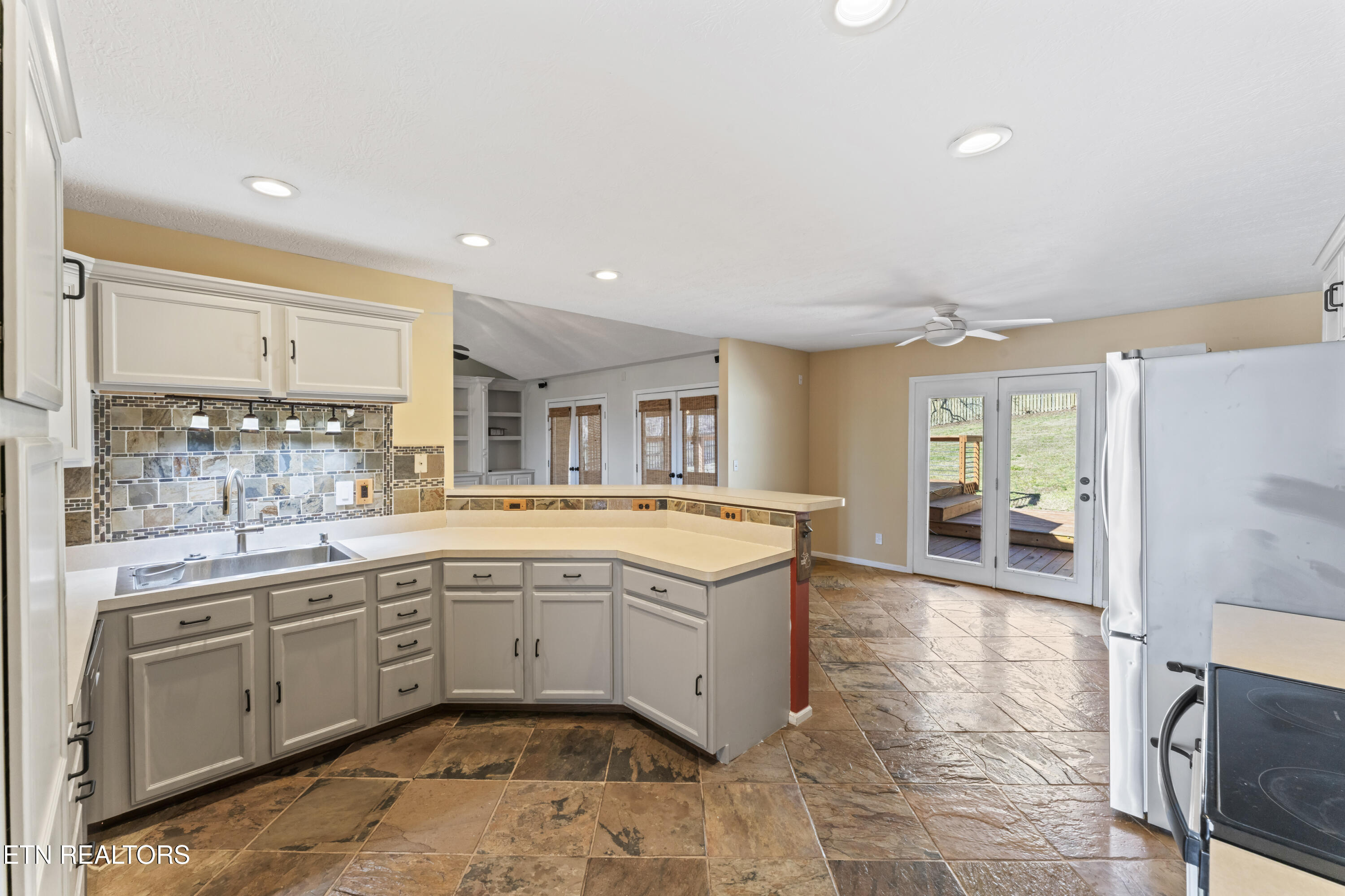 265 Bona Vista Lane Lenoir City TN 37771