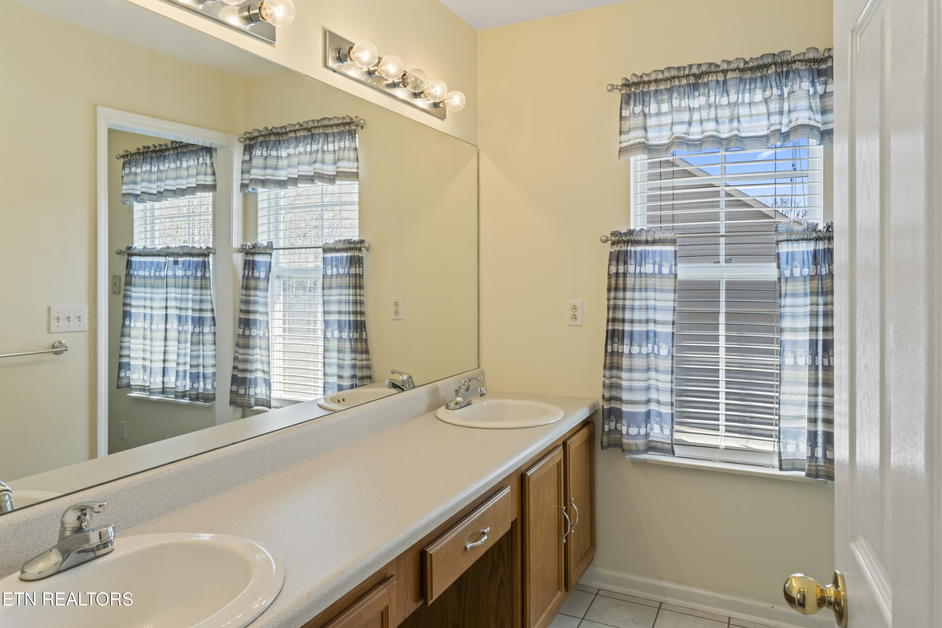 265 Bona Vista Lane Lenoir City TN 37771