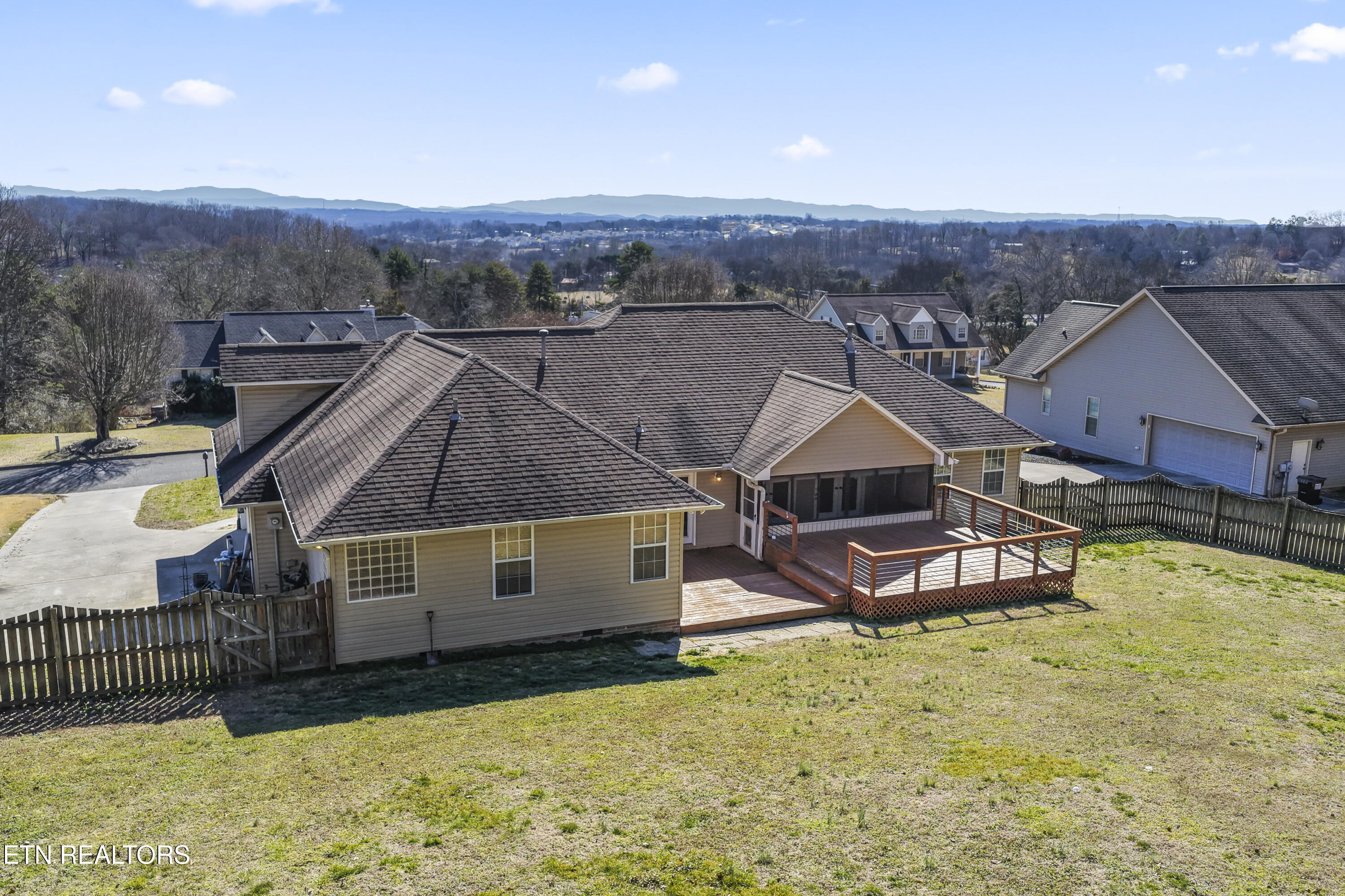265 Bona Vista Lane Lenoir City TN 37771