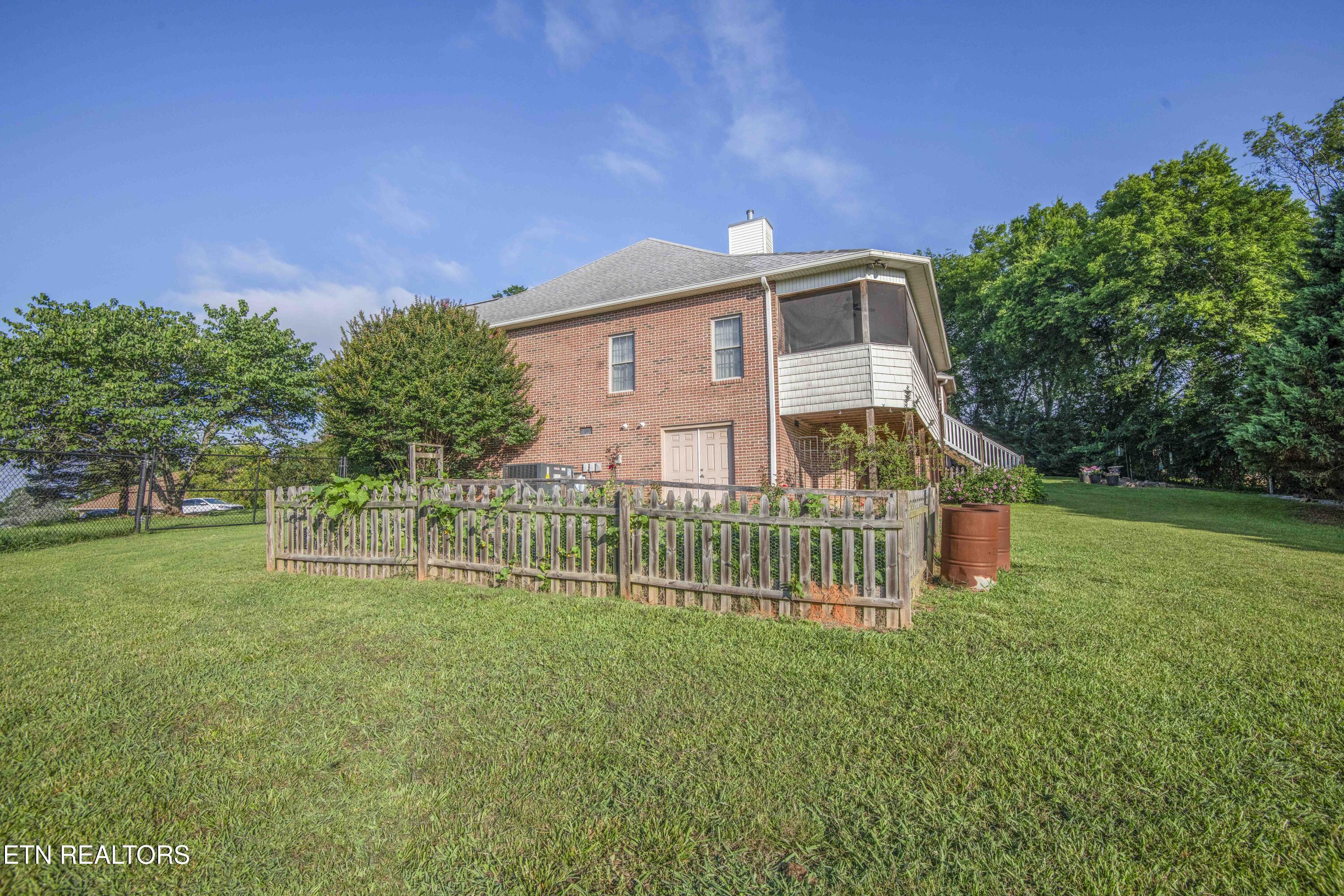 1435 Instrumental Avenue Sevierville TN 37876