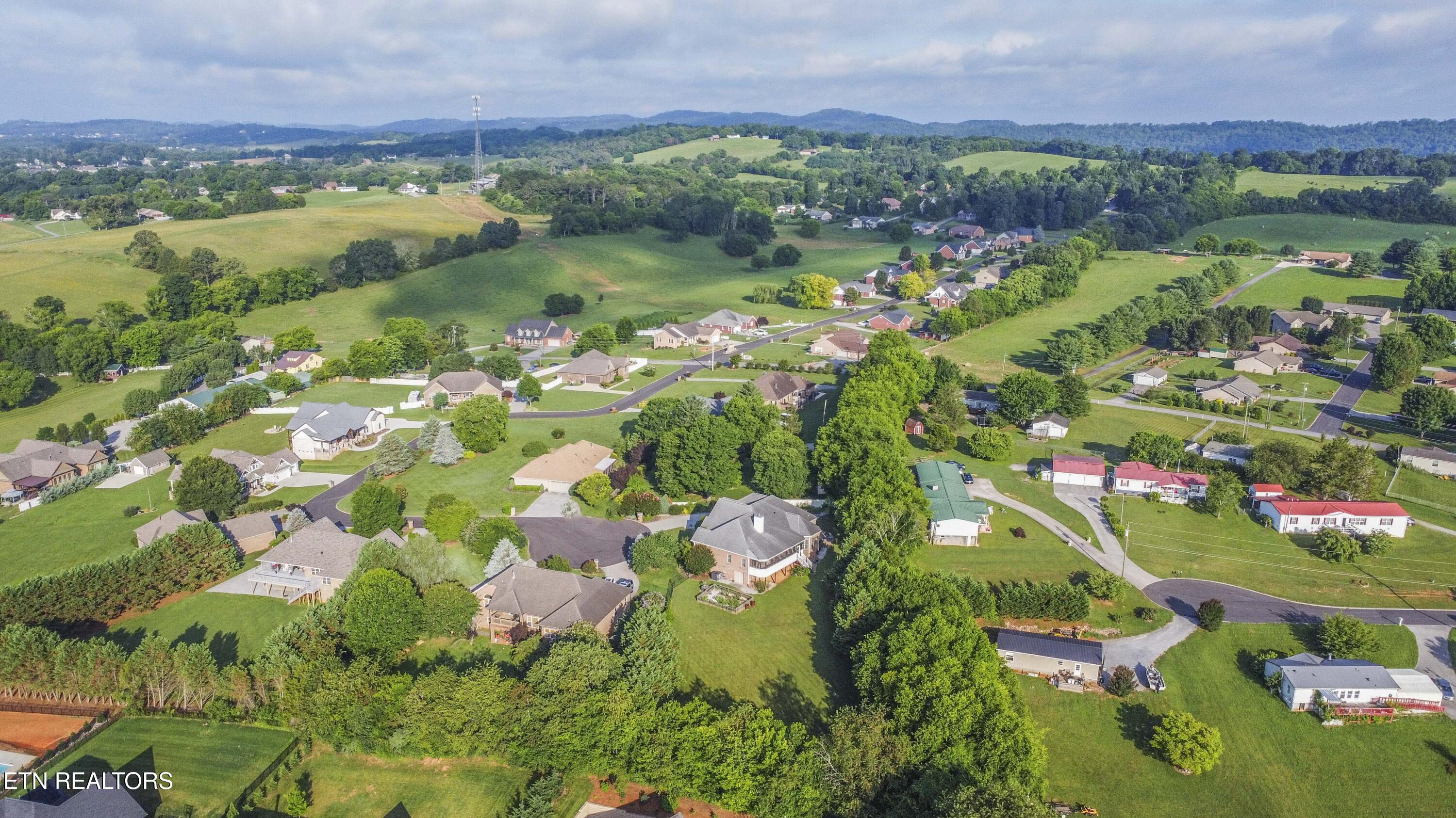 1435 Instrumental Avenue Sevierville TN 37876