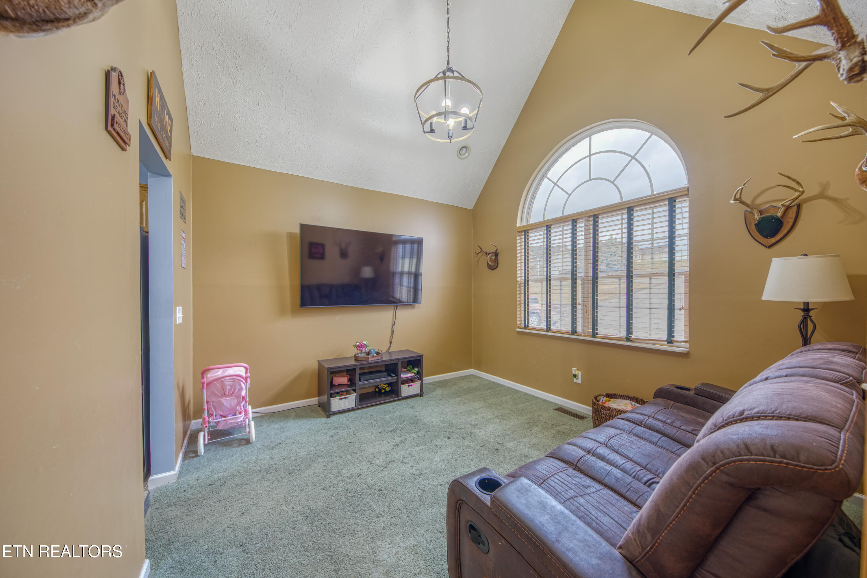 121 Uphill Drive Madisonville TN 37354
