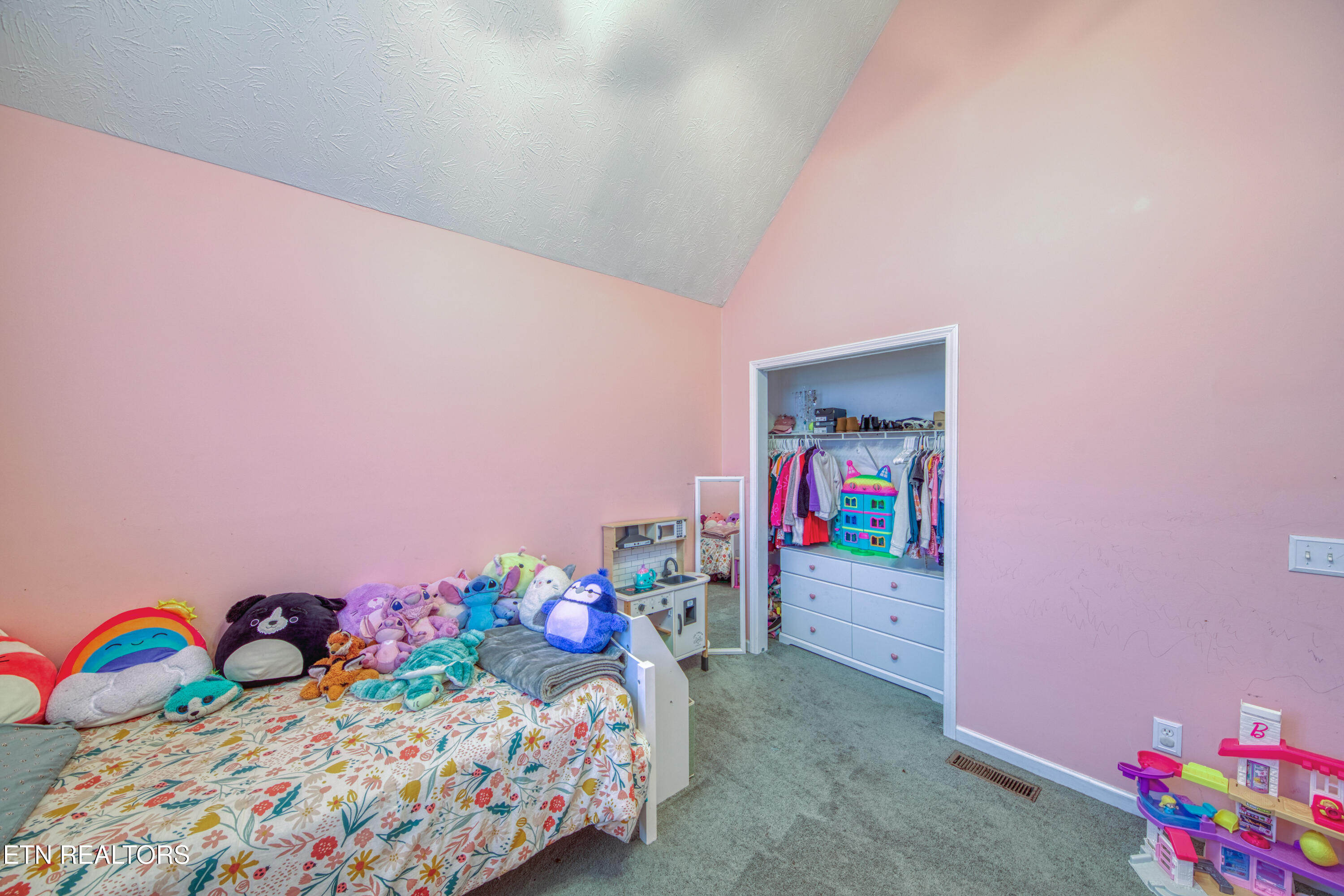 121 Uphill Drive Madisonville TN 37354
