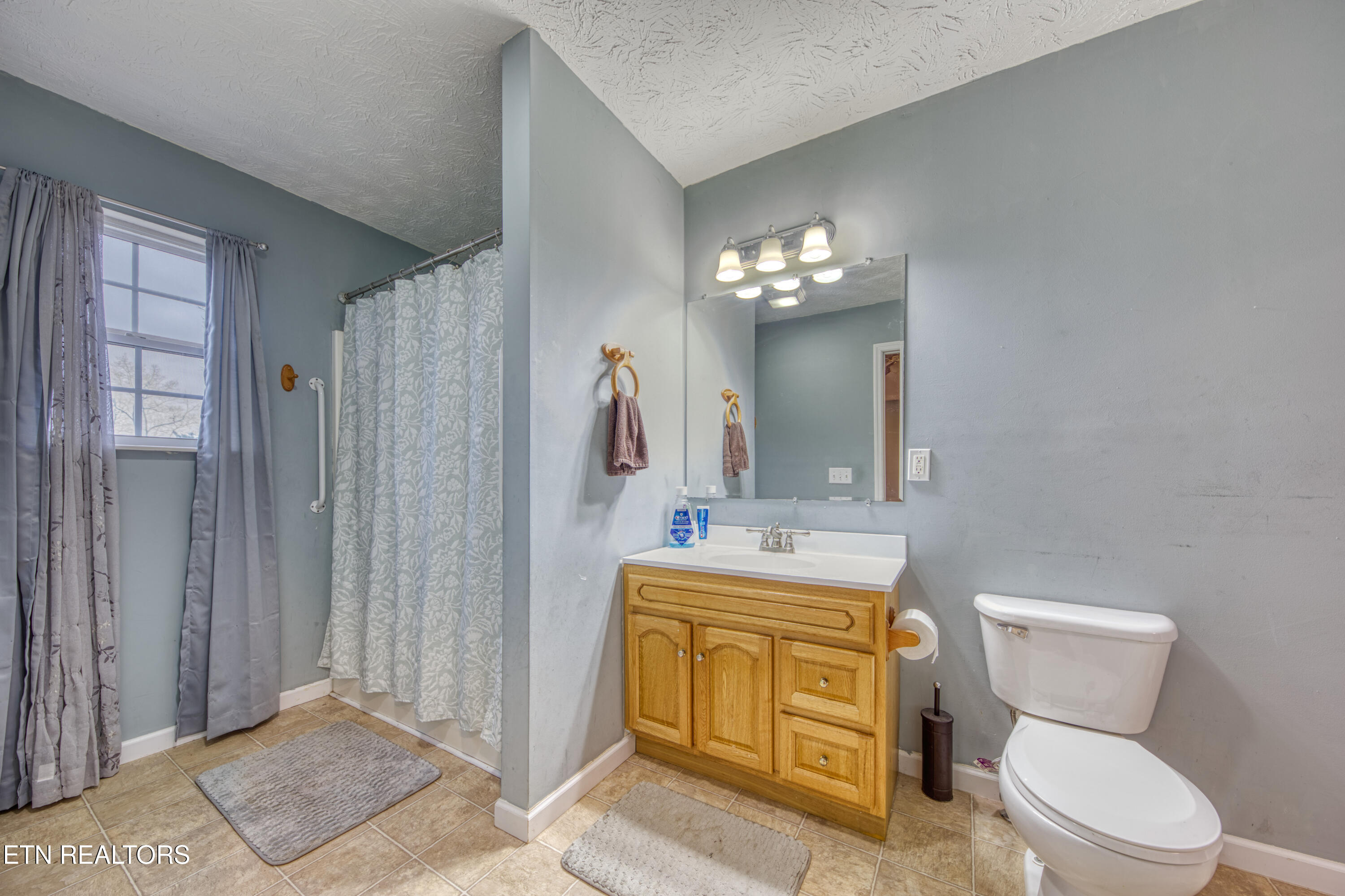 121 Uphill Drive Madisonville TN 37354