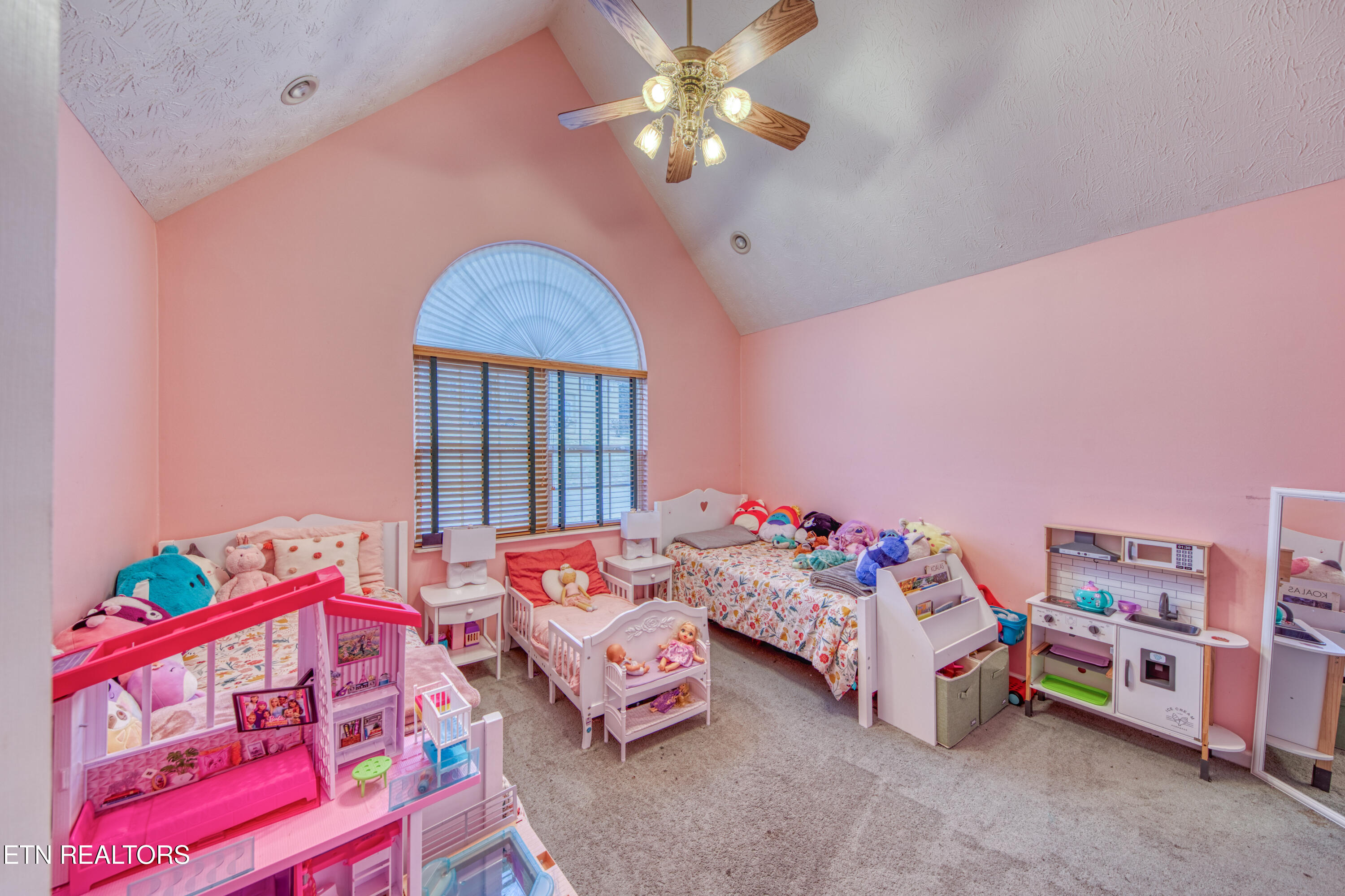 121 Uphill Drive Madisonville TN 37354