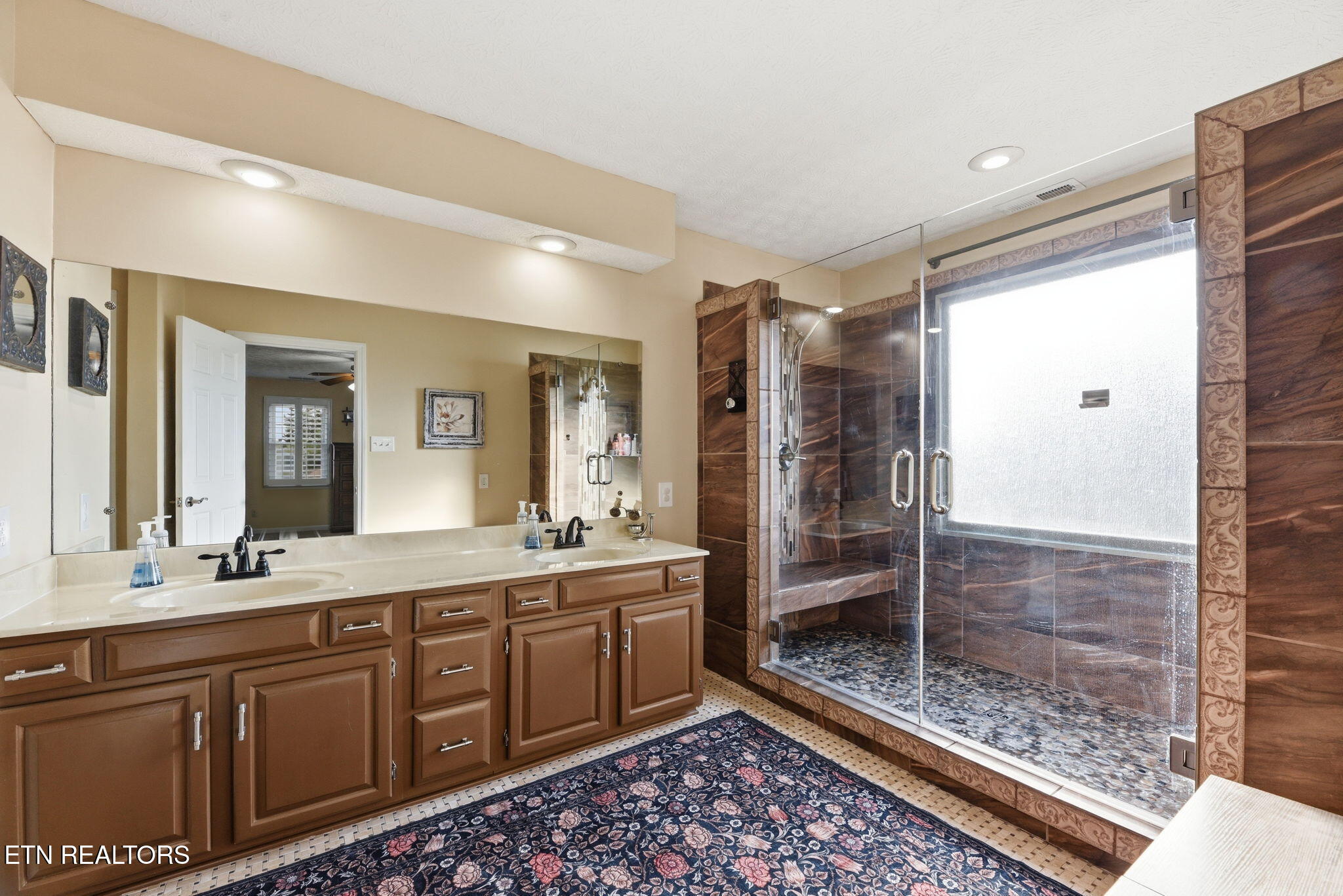 7516 Larue Lane Knoxville TN 37938