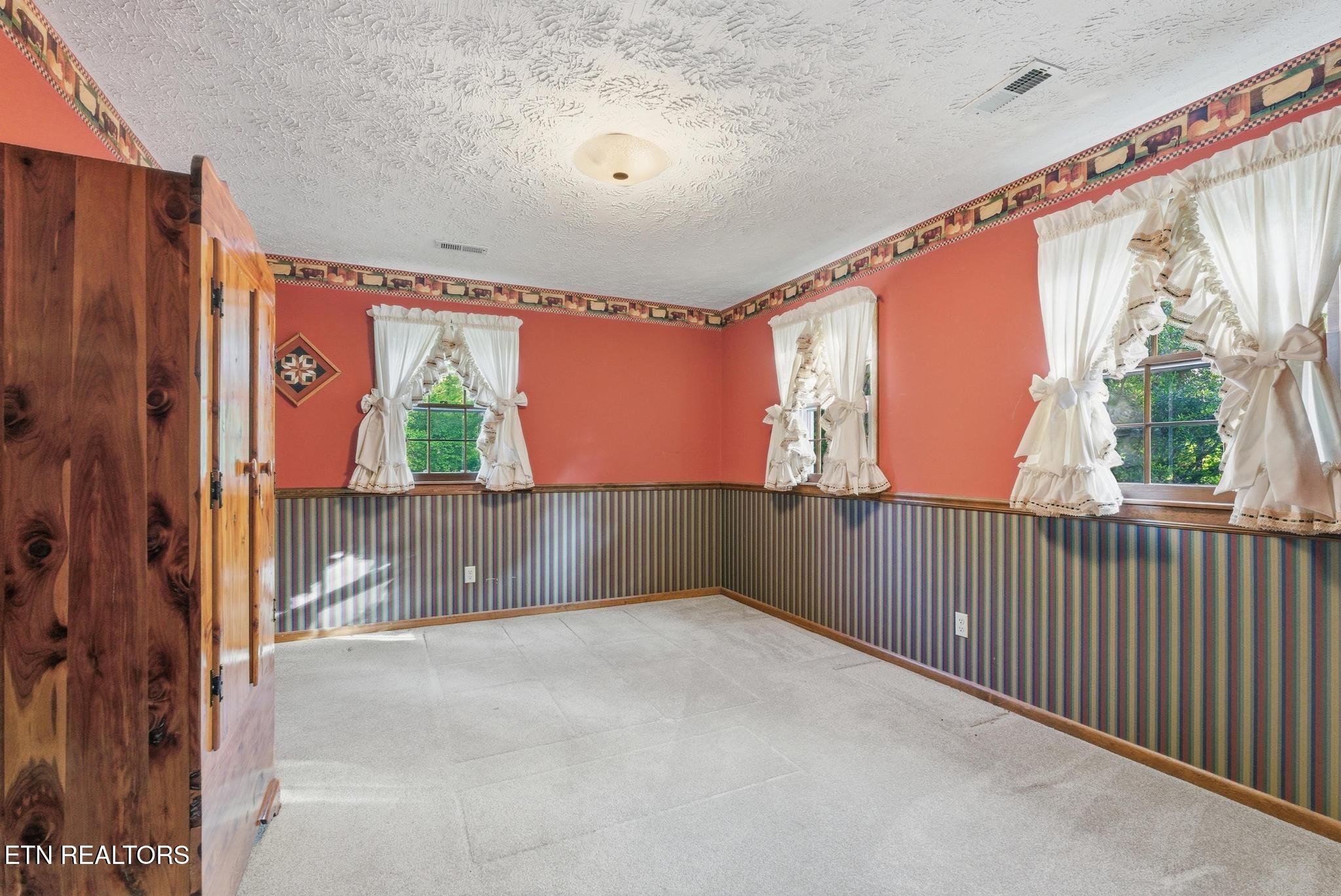 99 Hilltop Lane Byrdstown TN 38549