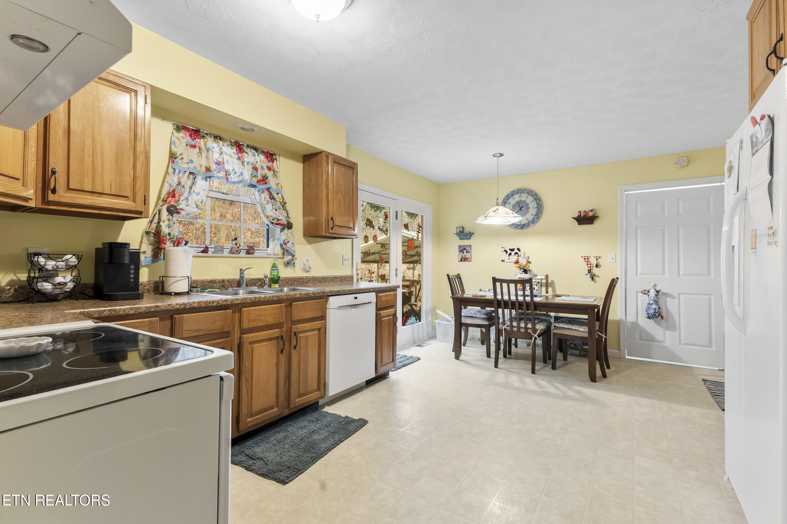 370 Vannoy Road Tazewell TN 37879